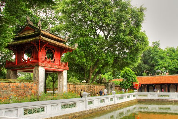 HÀ NỘI TRONG MẮT EM