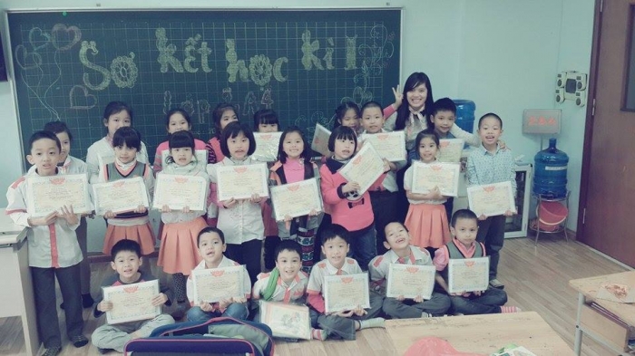 Lớp 2A4 nô nức đón buổi lễ sơ kết học kì 1