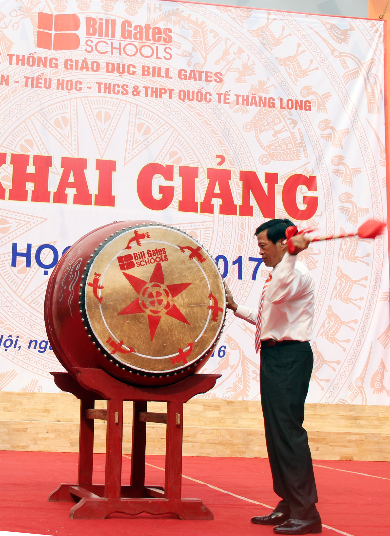 TIẾNG TRỐNG NGÀY KHAI TRƯỜNG
