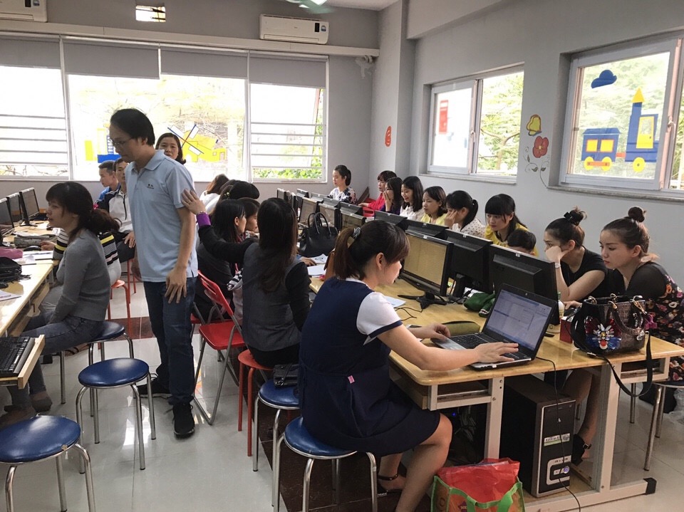 Triển khai tập huấn sử dụng phần mềm quản lý giáo dục ESAMS