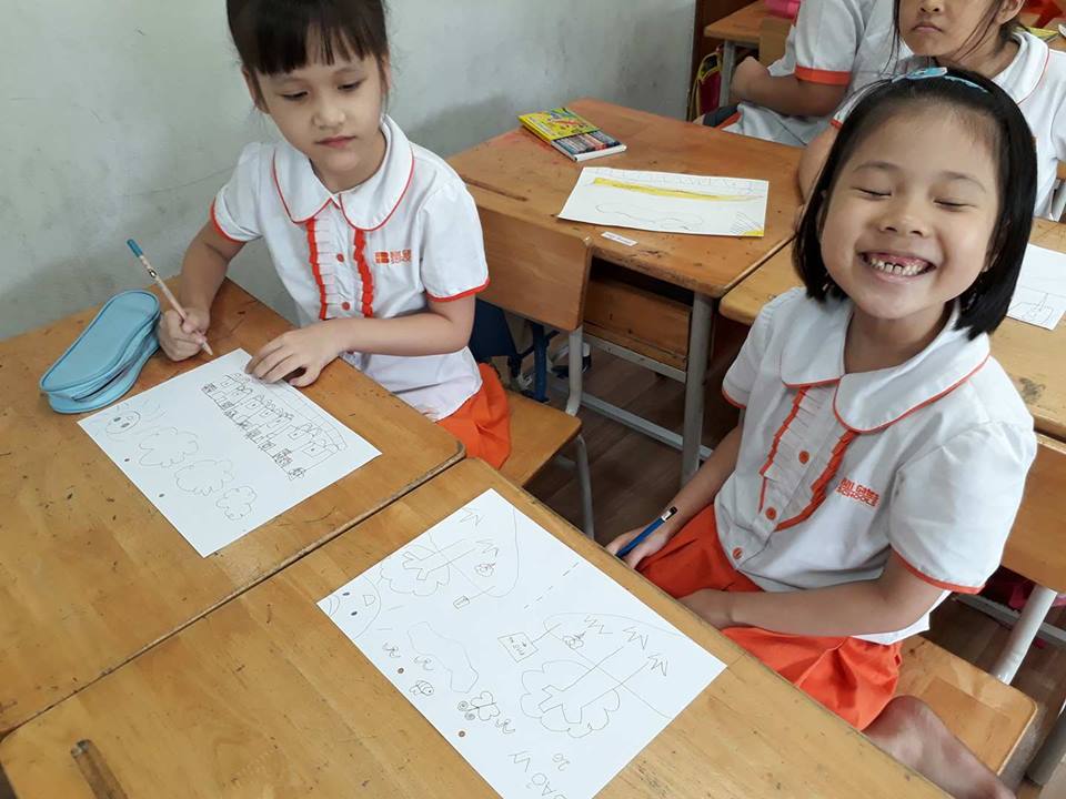 Giờ học KNS về An toàn giao thông của lớp 1A4