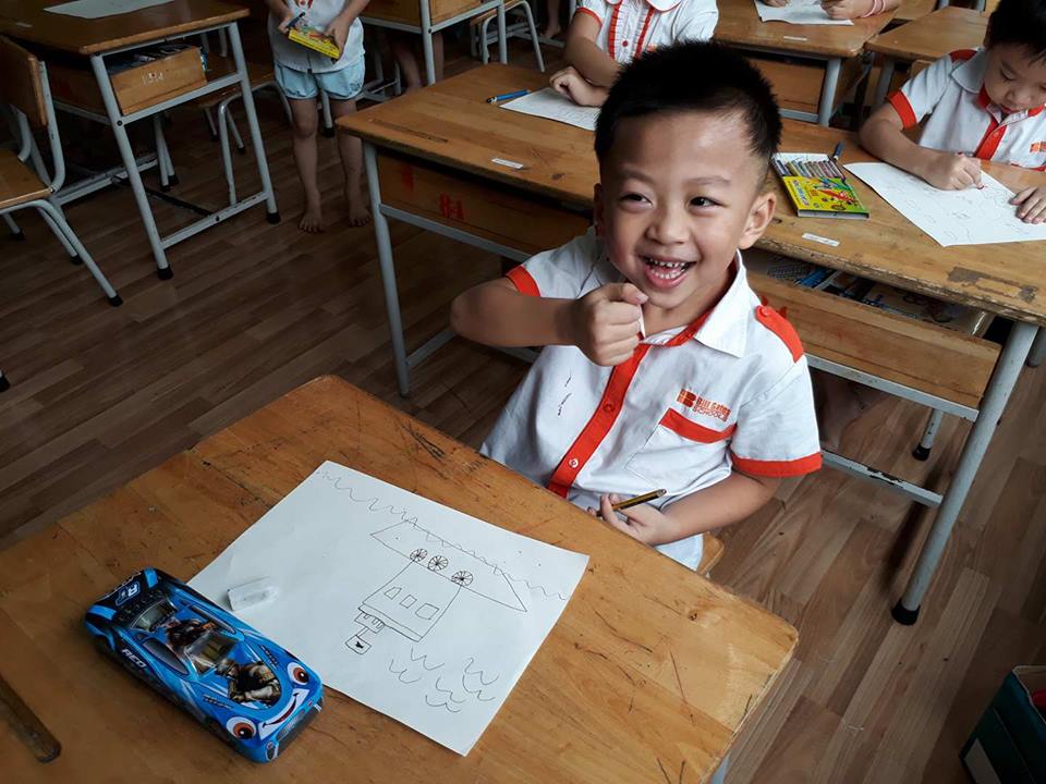 Giờ học KNS về An toàn giao thông của lớp 1A4
