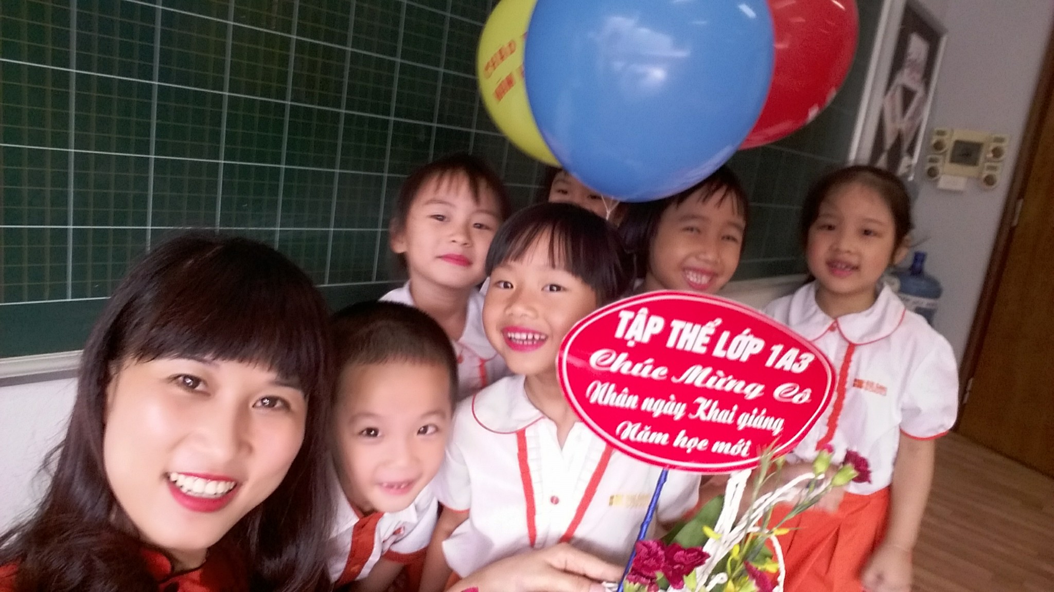 Mèo con Lớp 1A3 hân hoan chào mừng ngày khai giảng