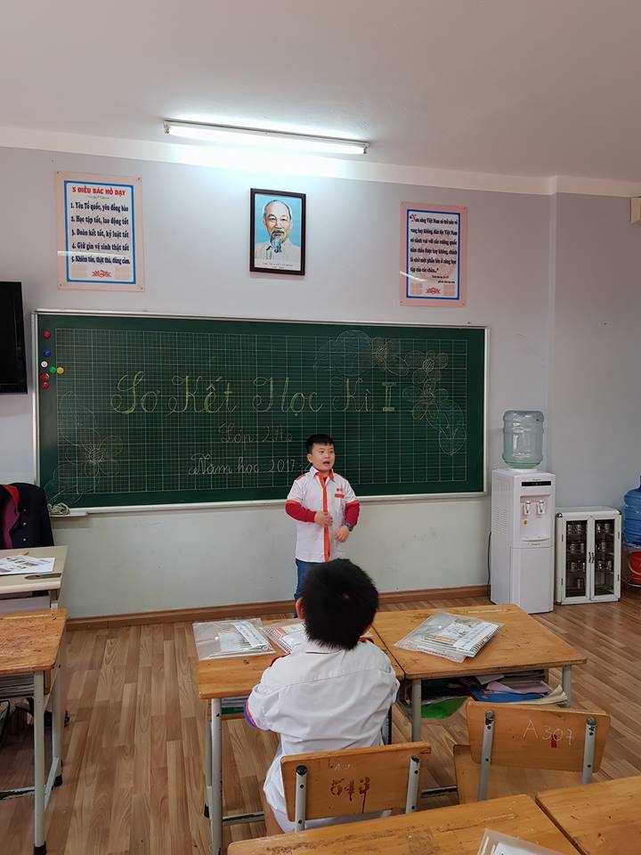 Lễ sơ kết kì 1 của các chú Hổ con