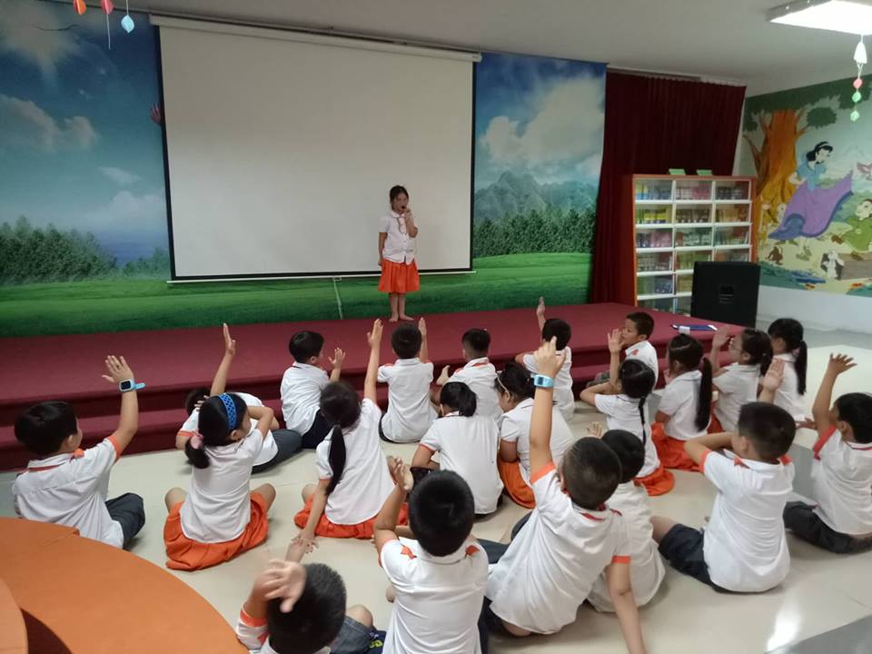 Phụ nữ là một nửa thế giới