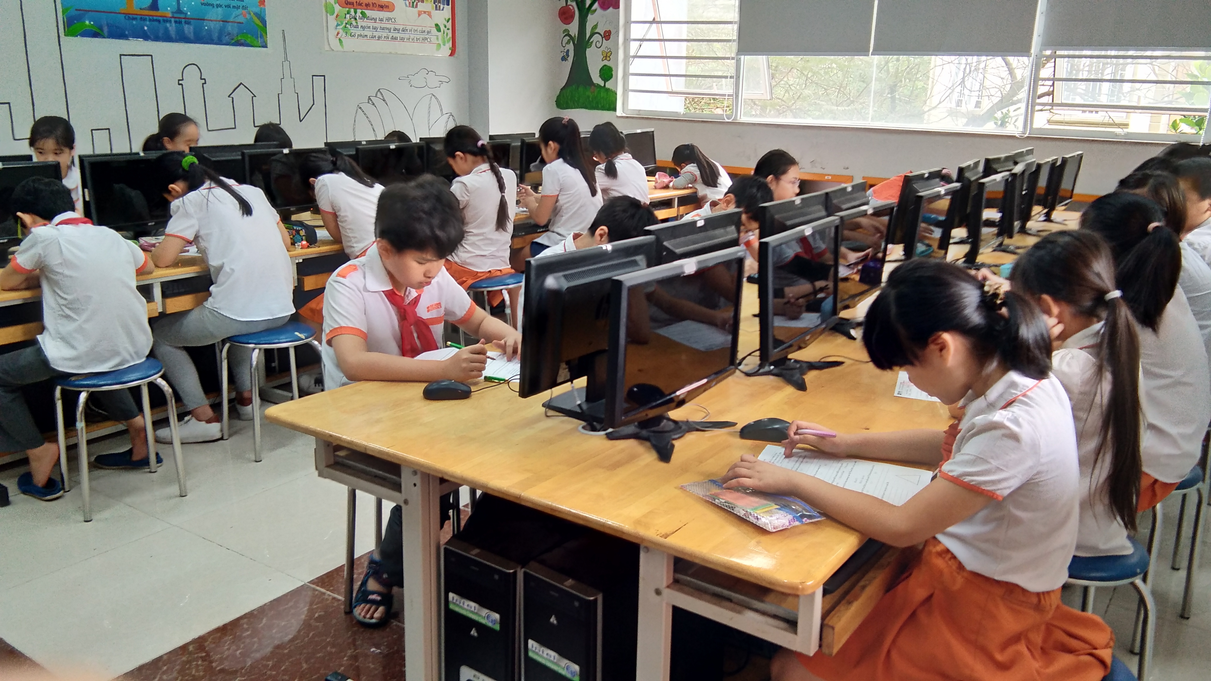 Kì thi Olympic cấp trường