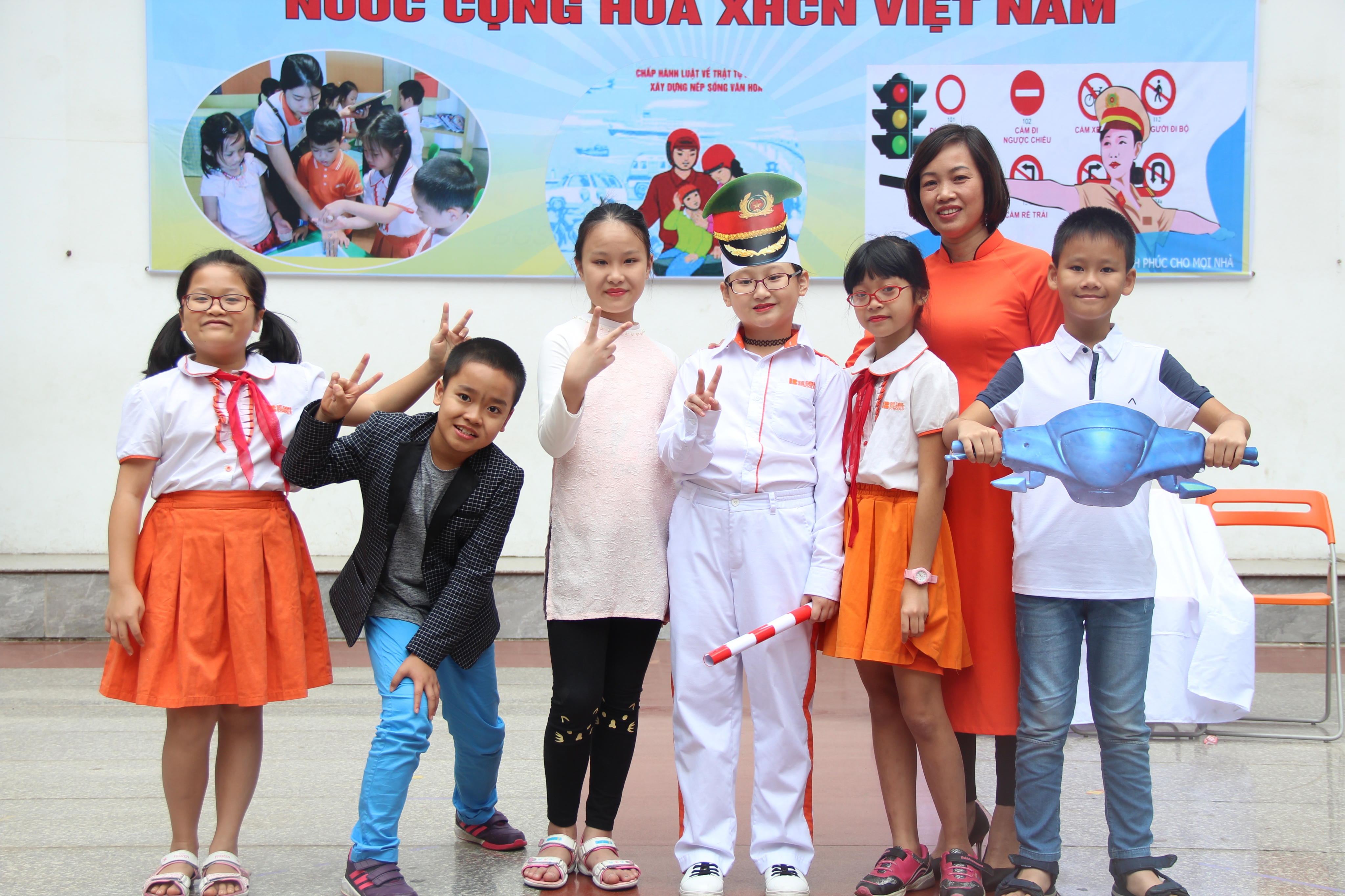 Cùng con khôn lớn.