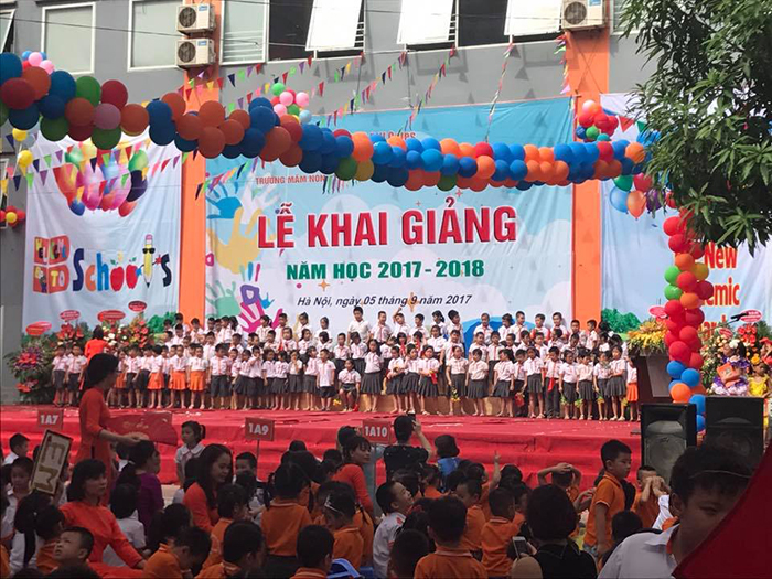 Cảm xúc của giáo viên khi đón học sinh lớp Một