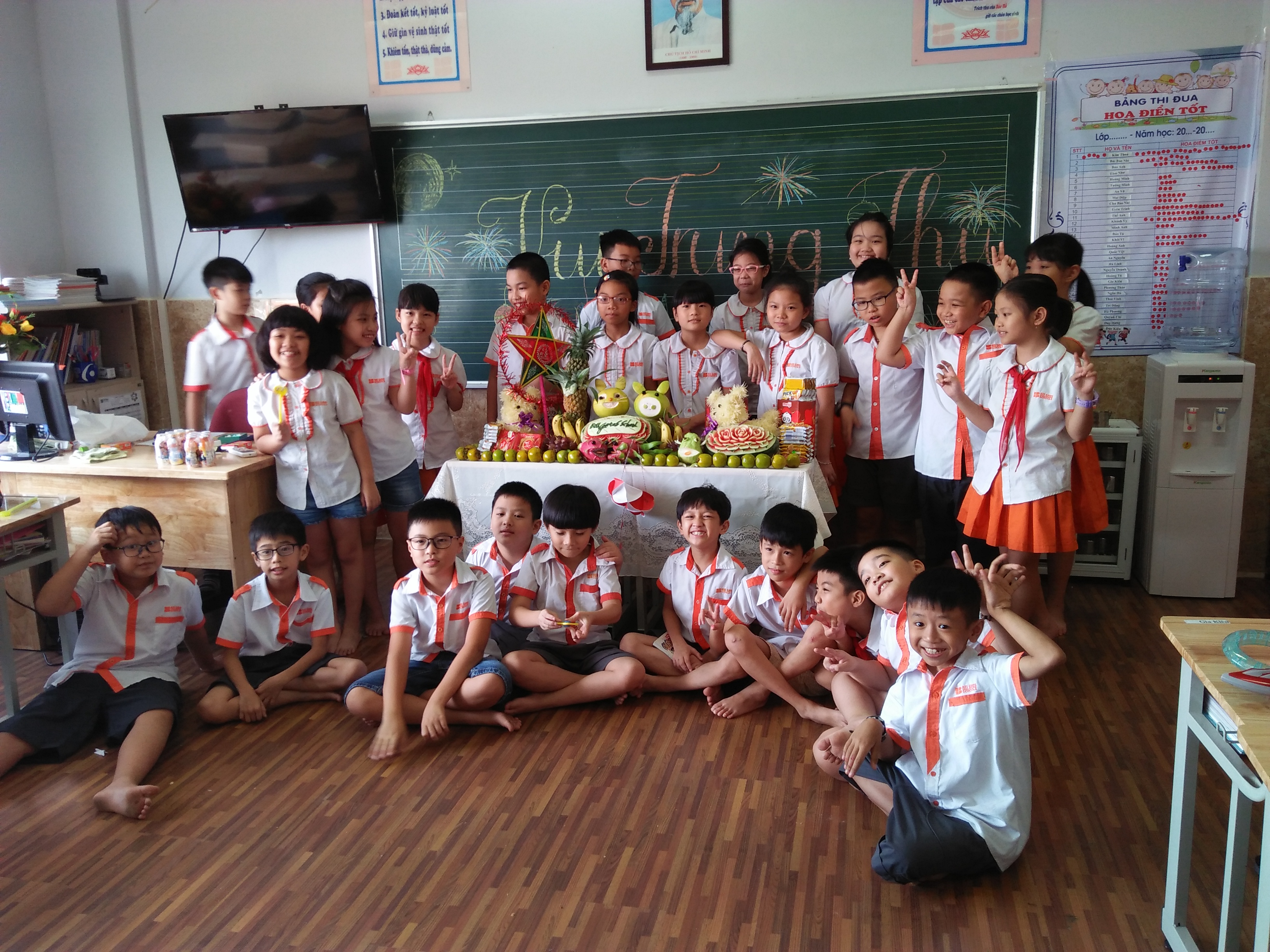 Vui Trung thu cùng chúng em