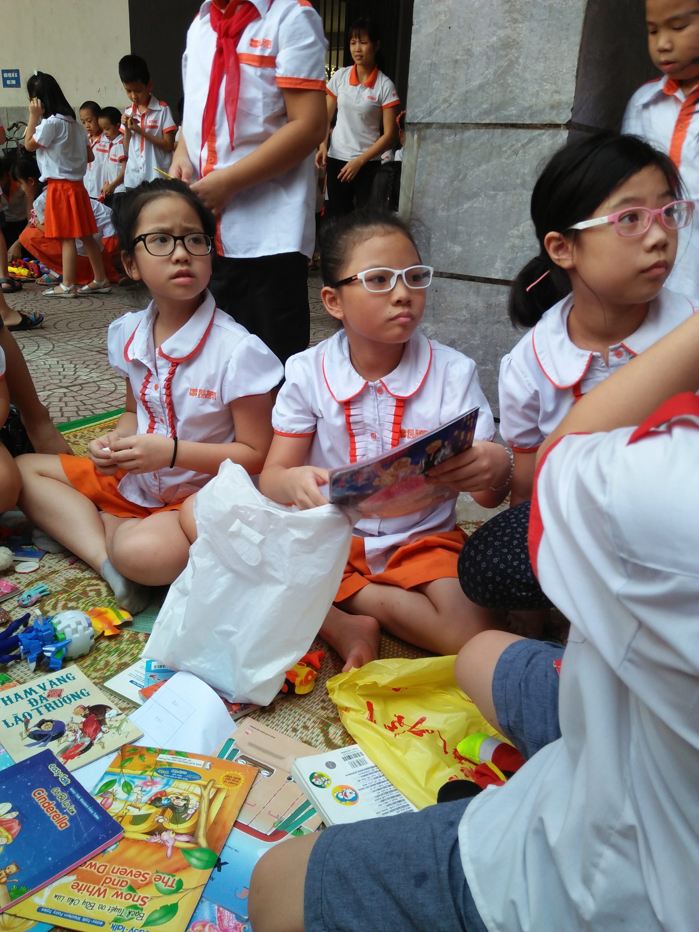Vui Trung thu cùng chúng em