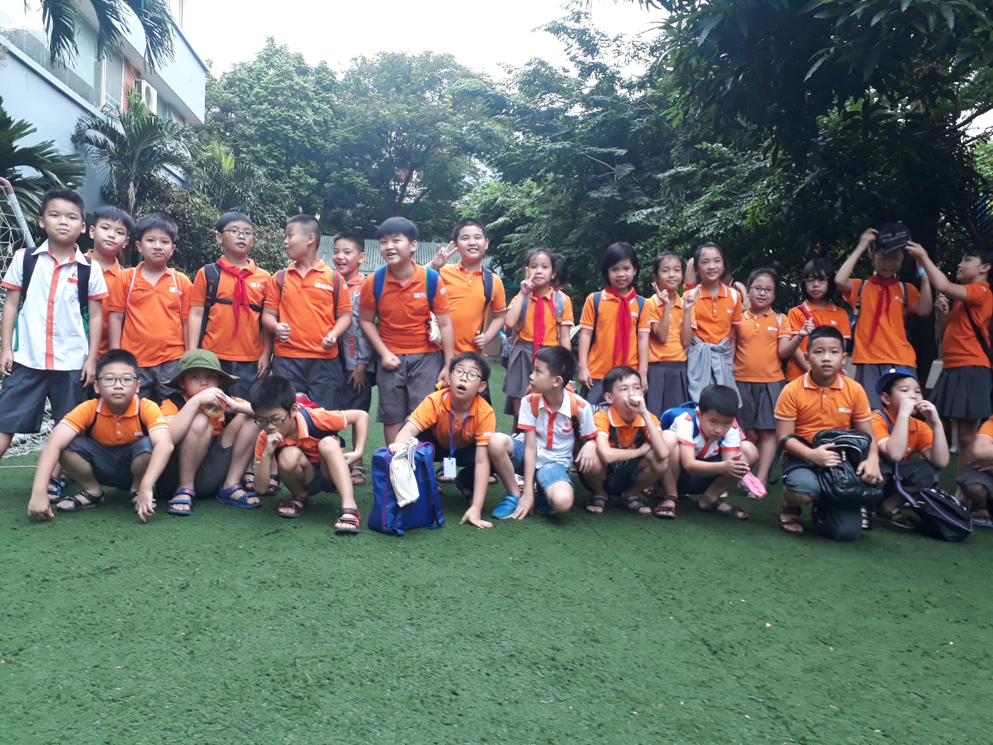 Chuyến tham quan kì thú của học sinh lớp 4