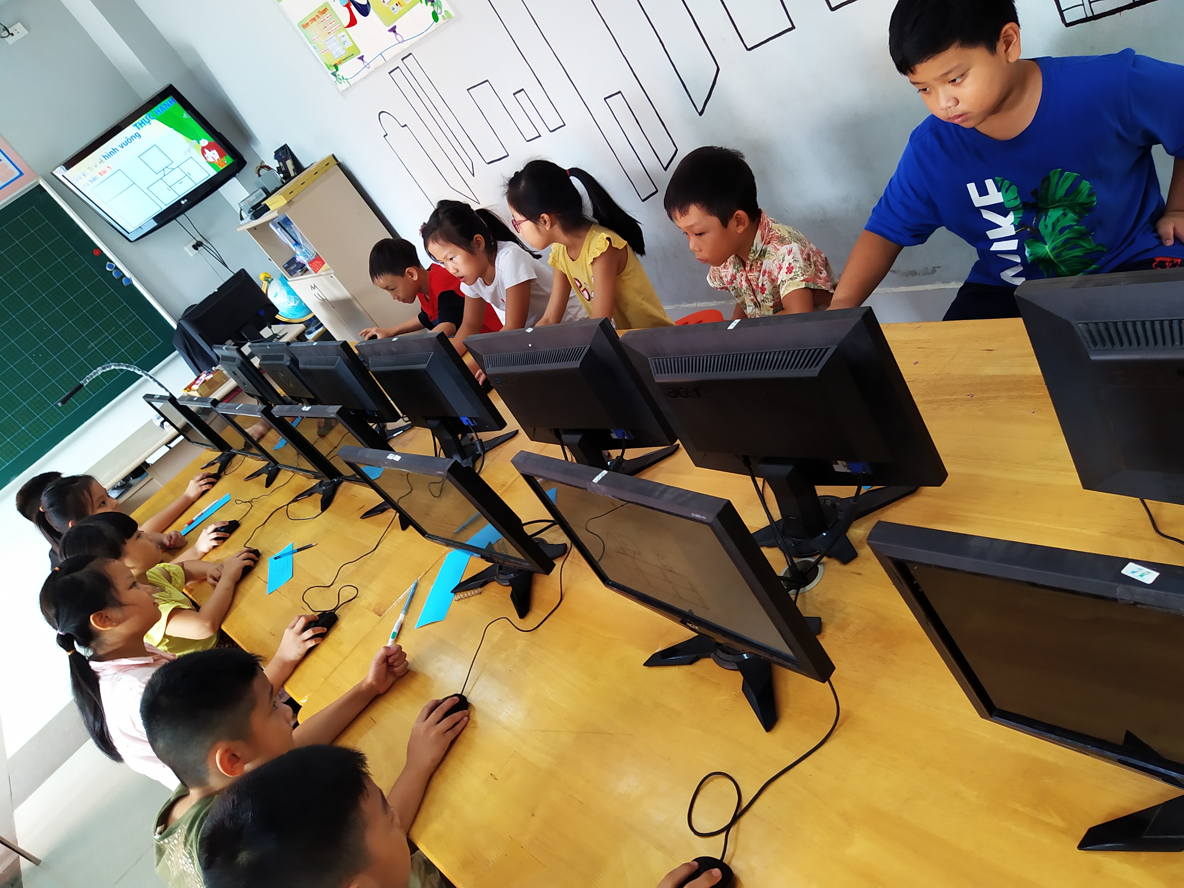 Giảng dạy Tin học theo định hướng phát triển năng lực học sinh tiểu học