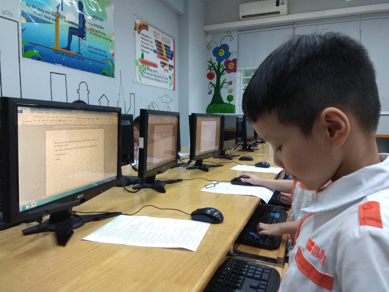 Rèn kĩ năng luyện gõ 10 ngón cho học sinh