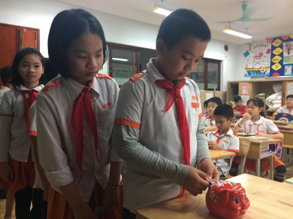 Phong trào nuôi heo đất Xuân 2019