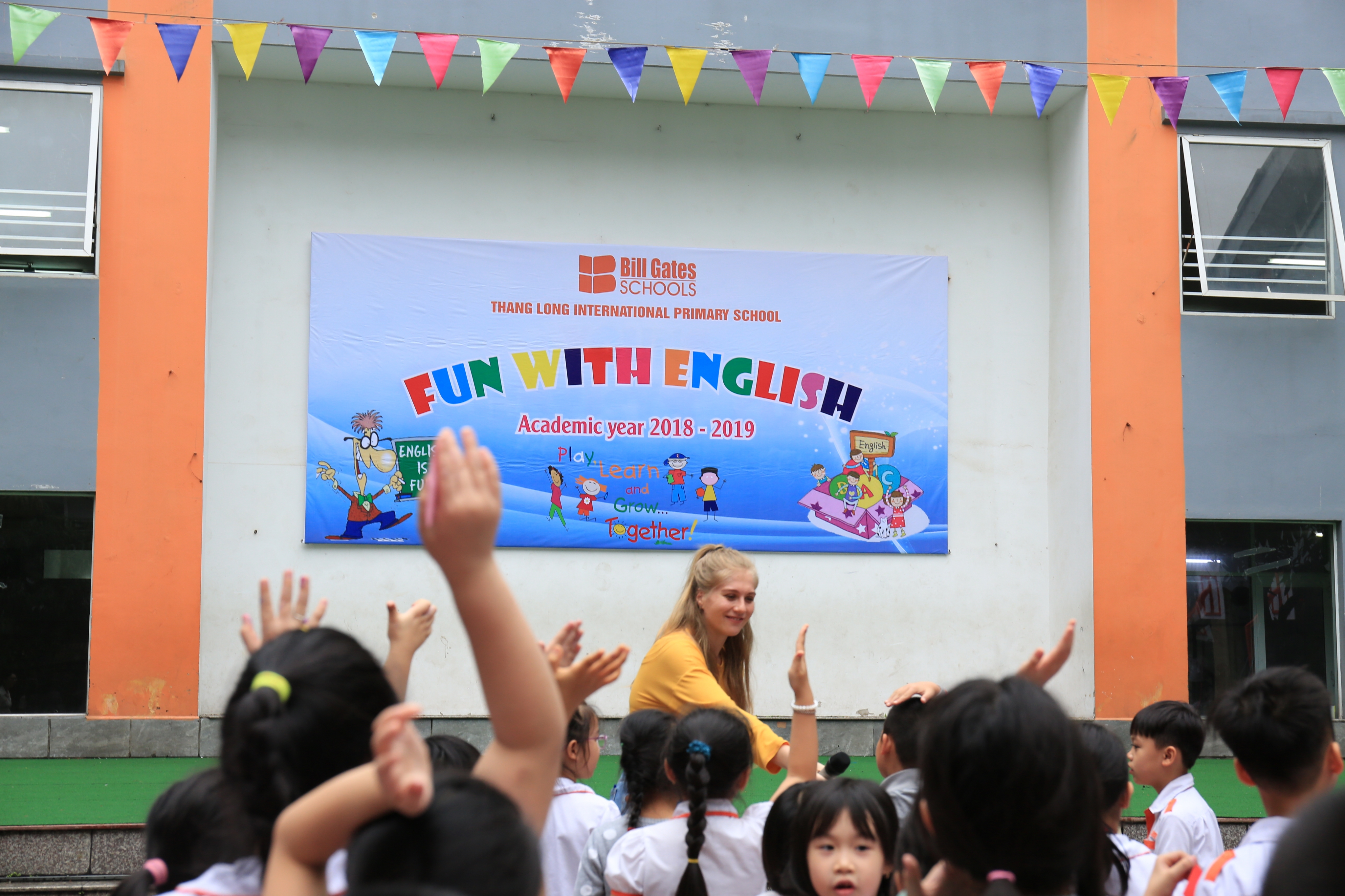 Hoạt động Fun with English