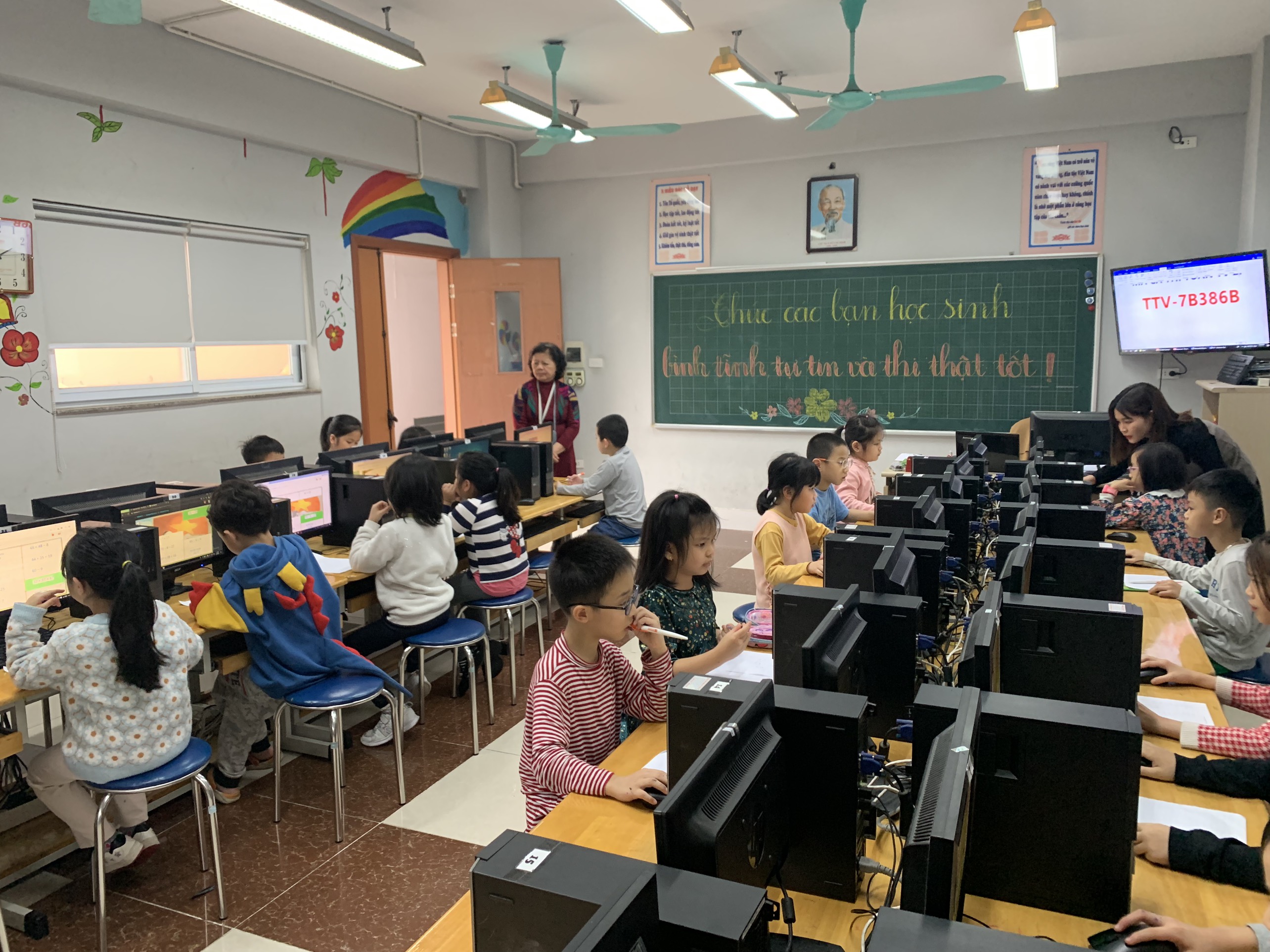 Cuộc thi giải toán qua mạng VIOLYMPIC cấp trường năm học 2022-2023