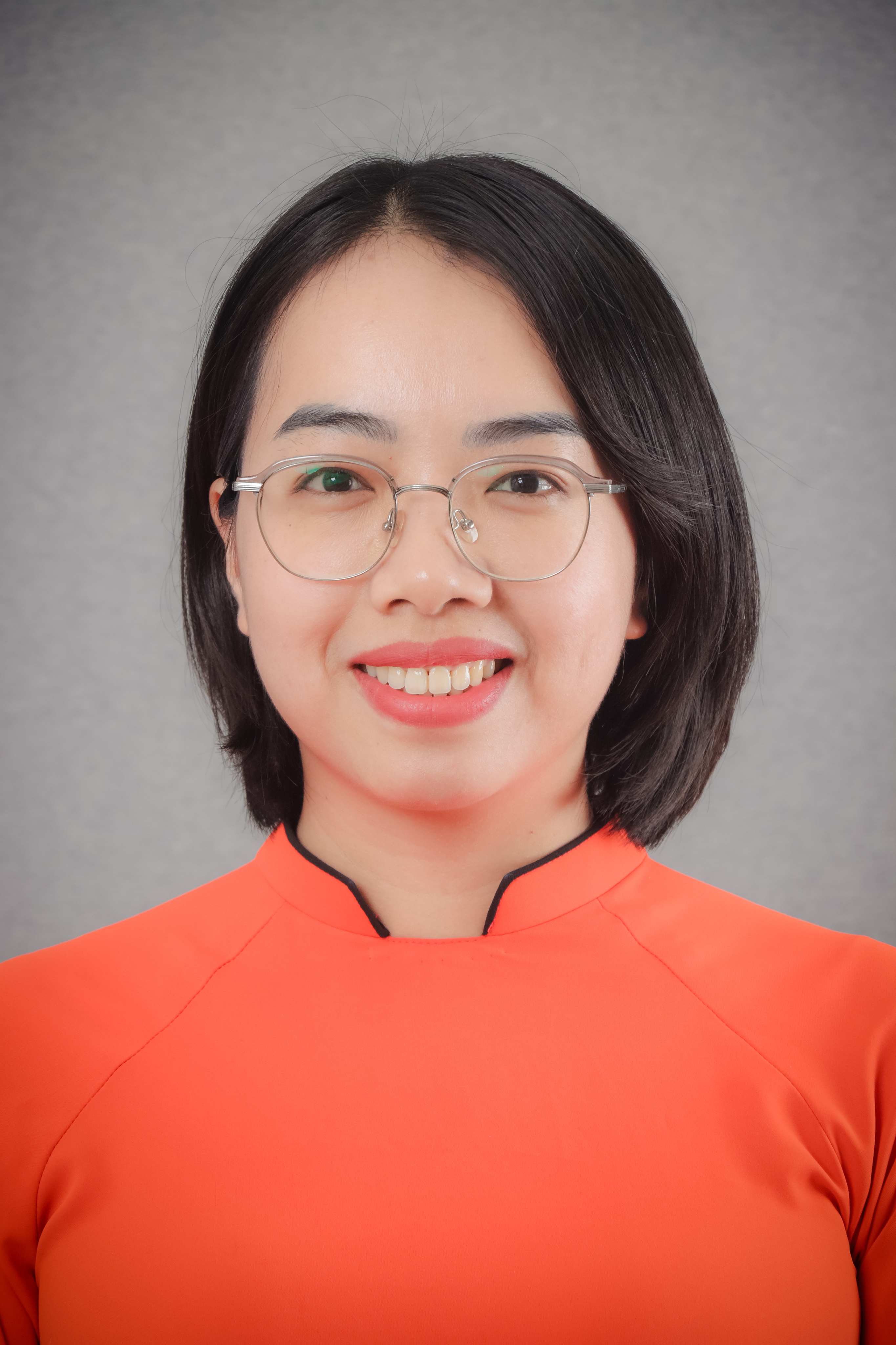 Cô giáo Hoàng Thị Kim Nhung