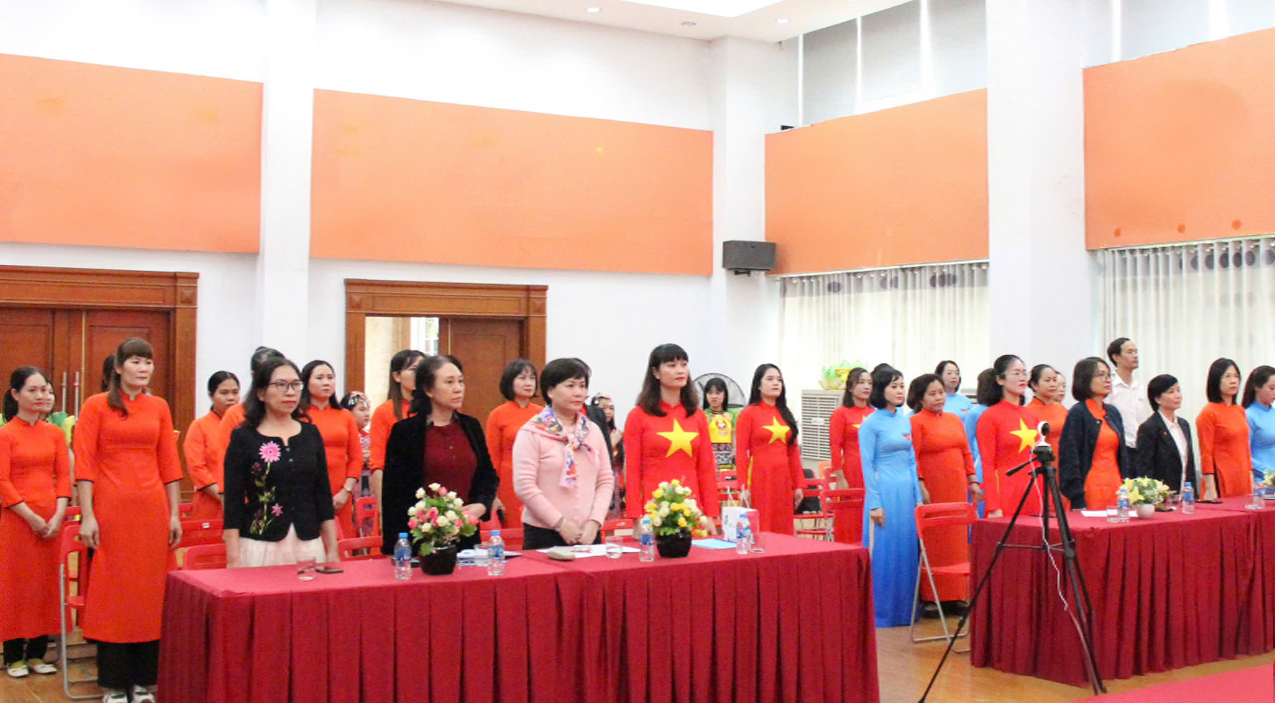 Hình ảnh hoạt động