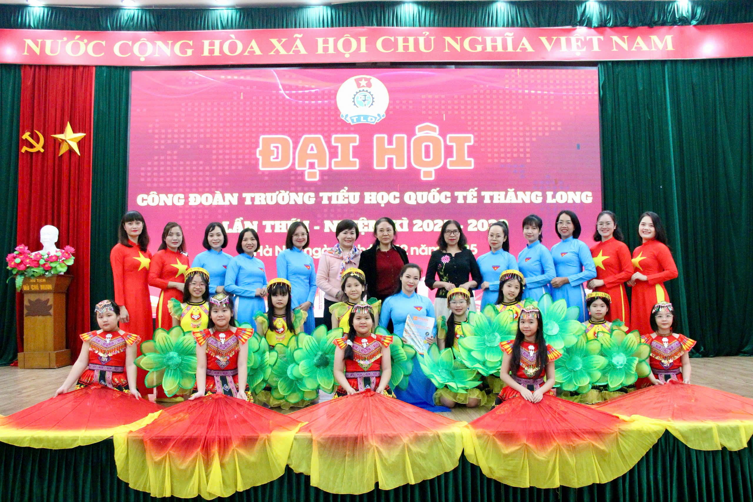 Hình ảnh hoạt động