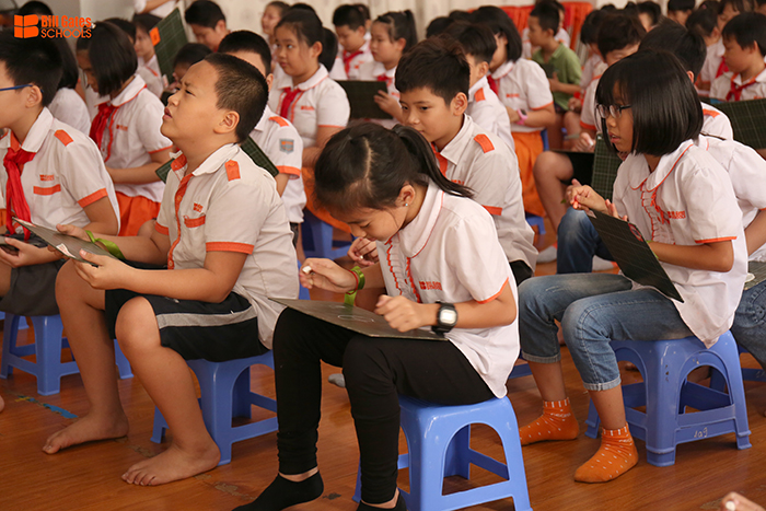 Hình ảnh hoạt động