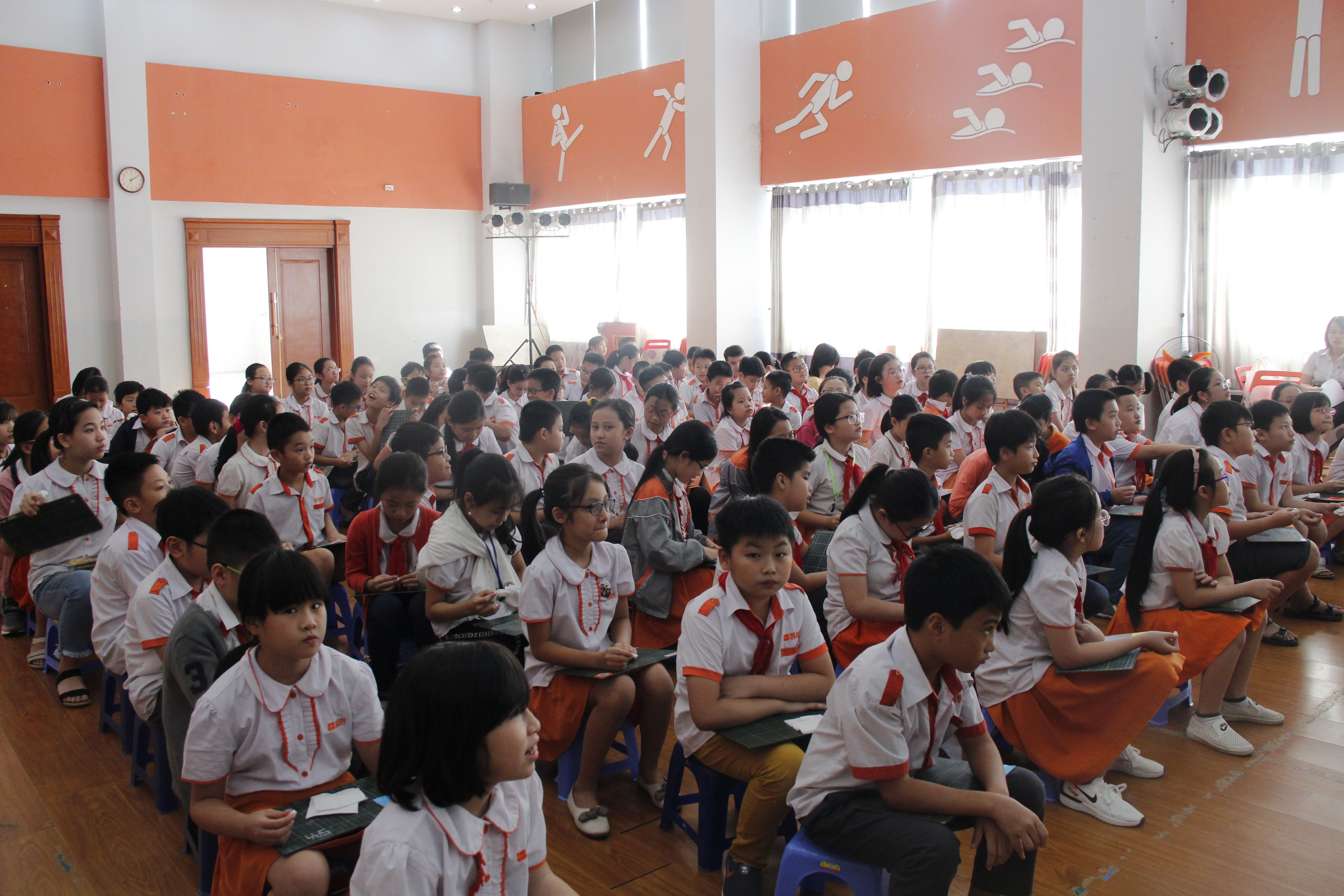 Hình ảnh hoạt động