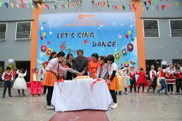 Hình ảnh hoạt động