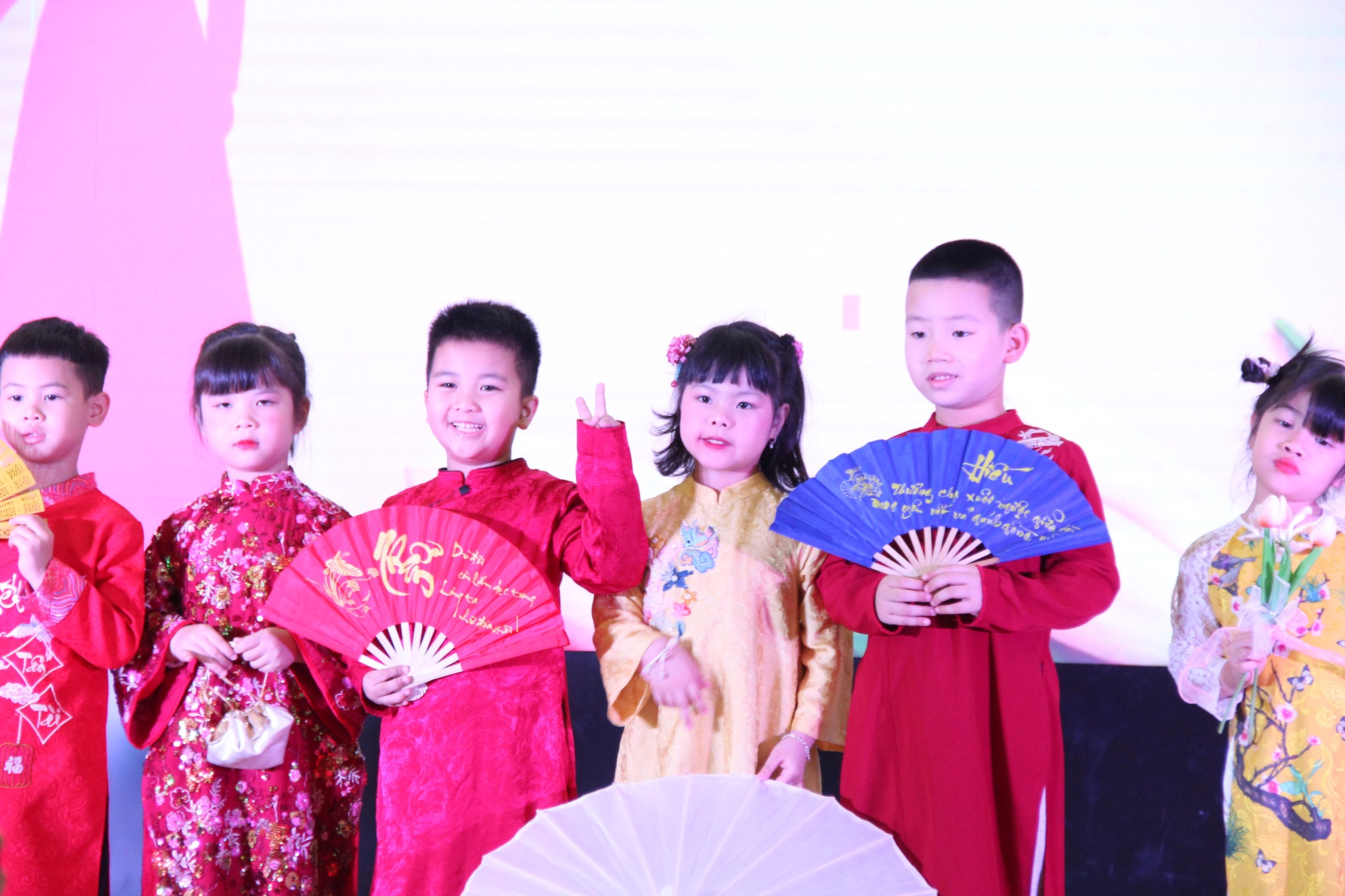 Hình ảnh hoạt động