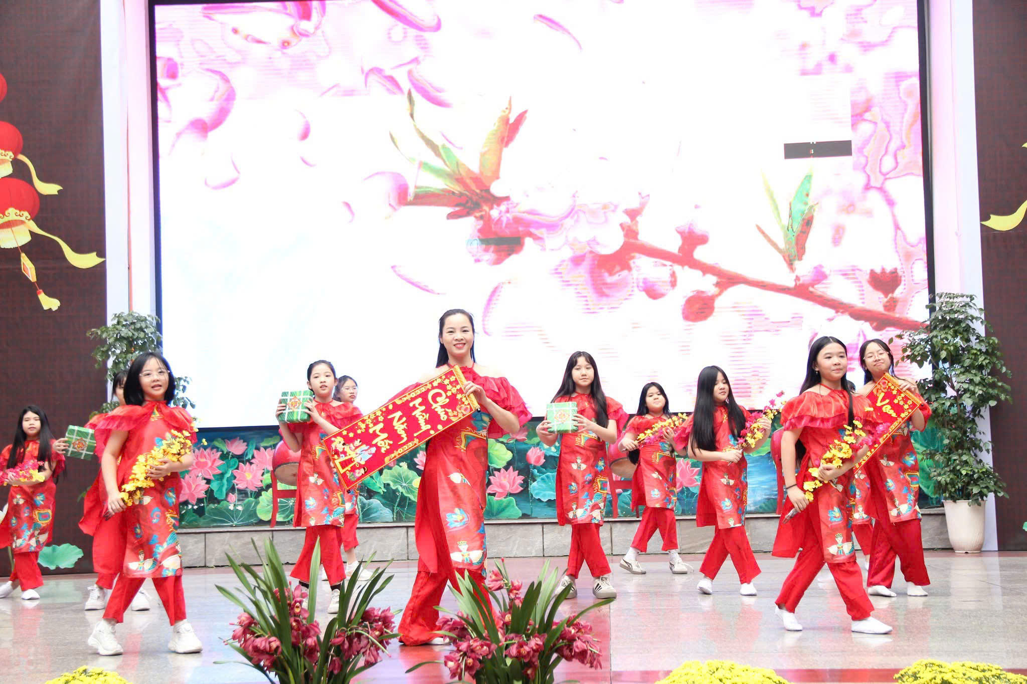 Hình ảnh hoạt động
