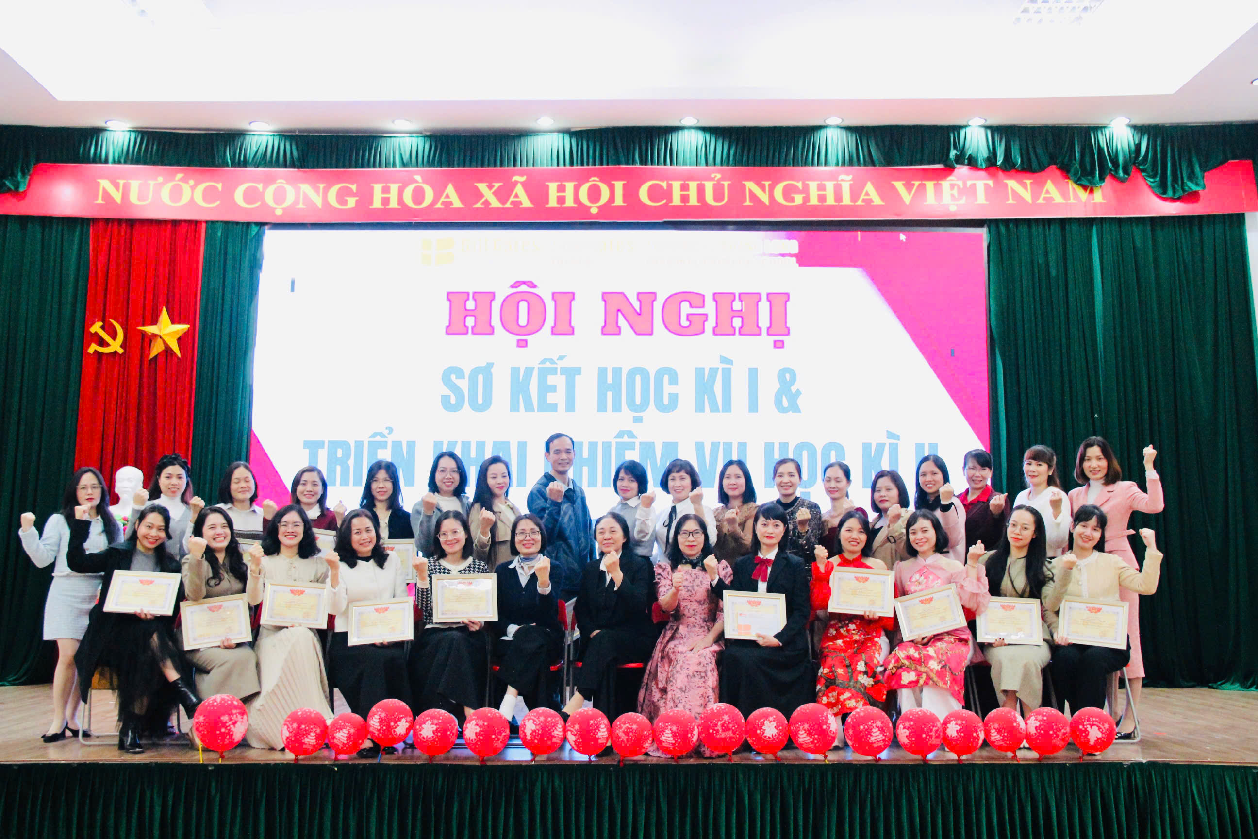 Hình ảnh hoạt động