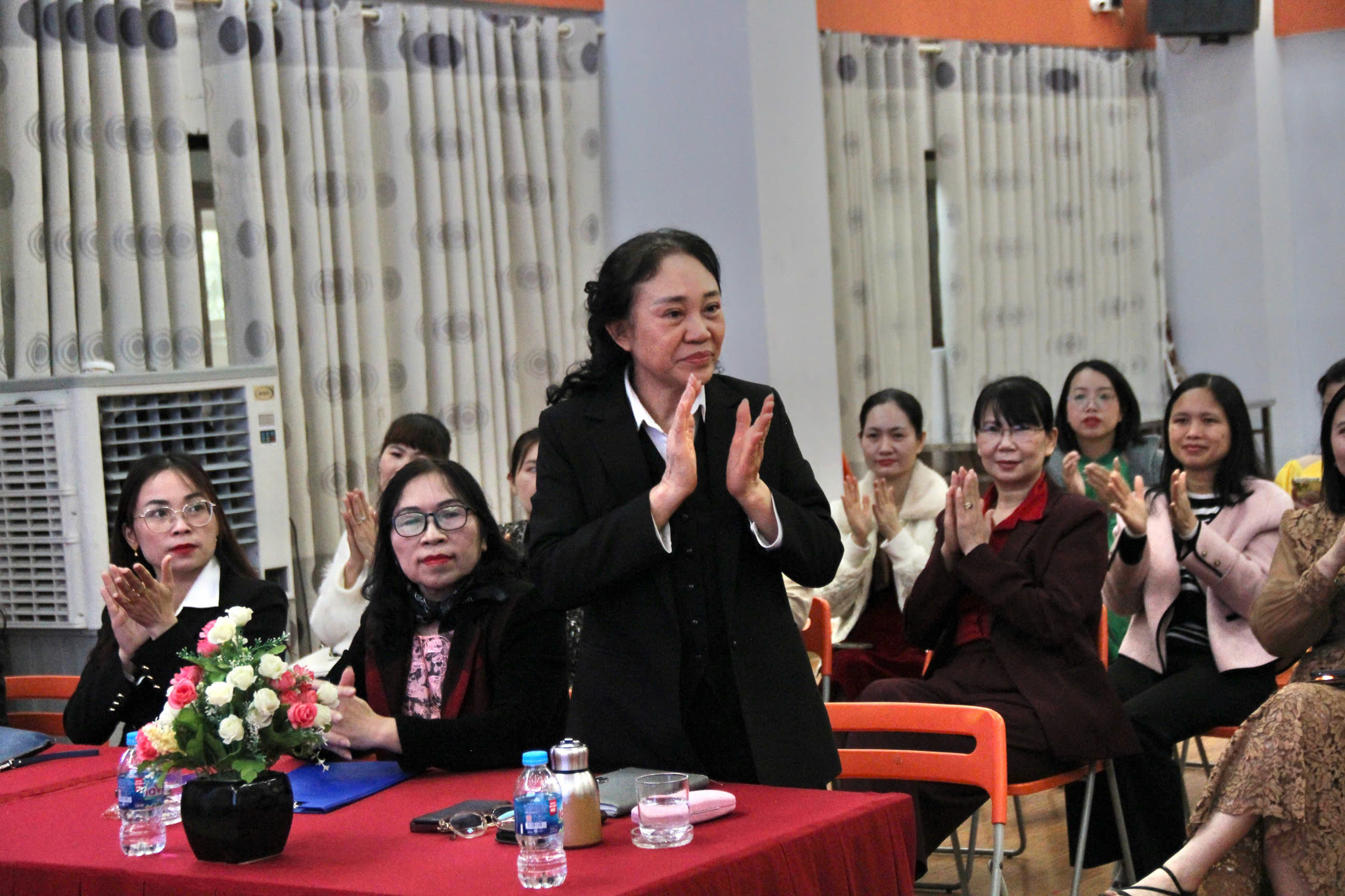 Hình ảnh hoạt động