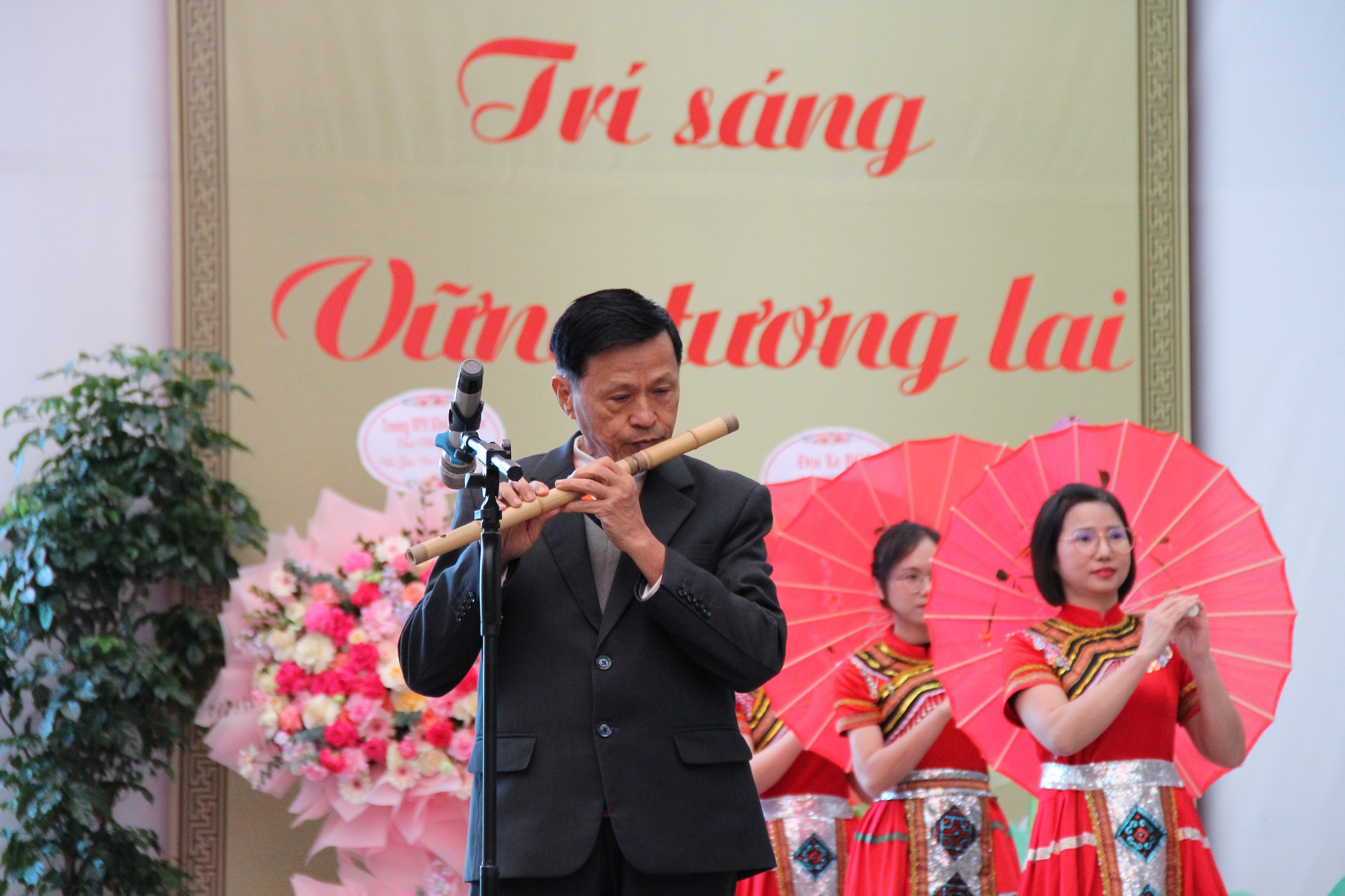 Hình ảnh hoạt động