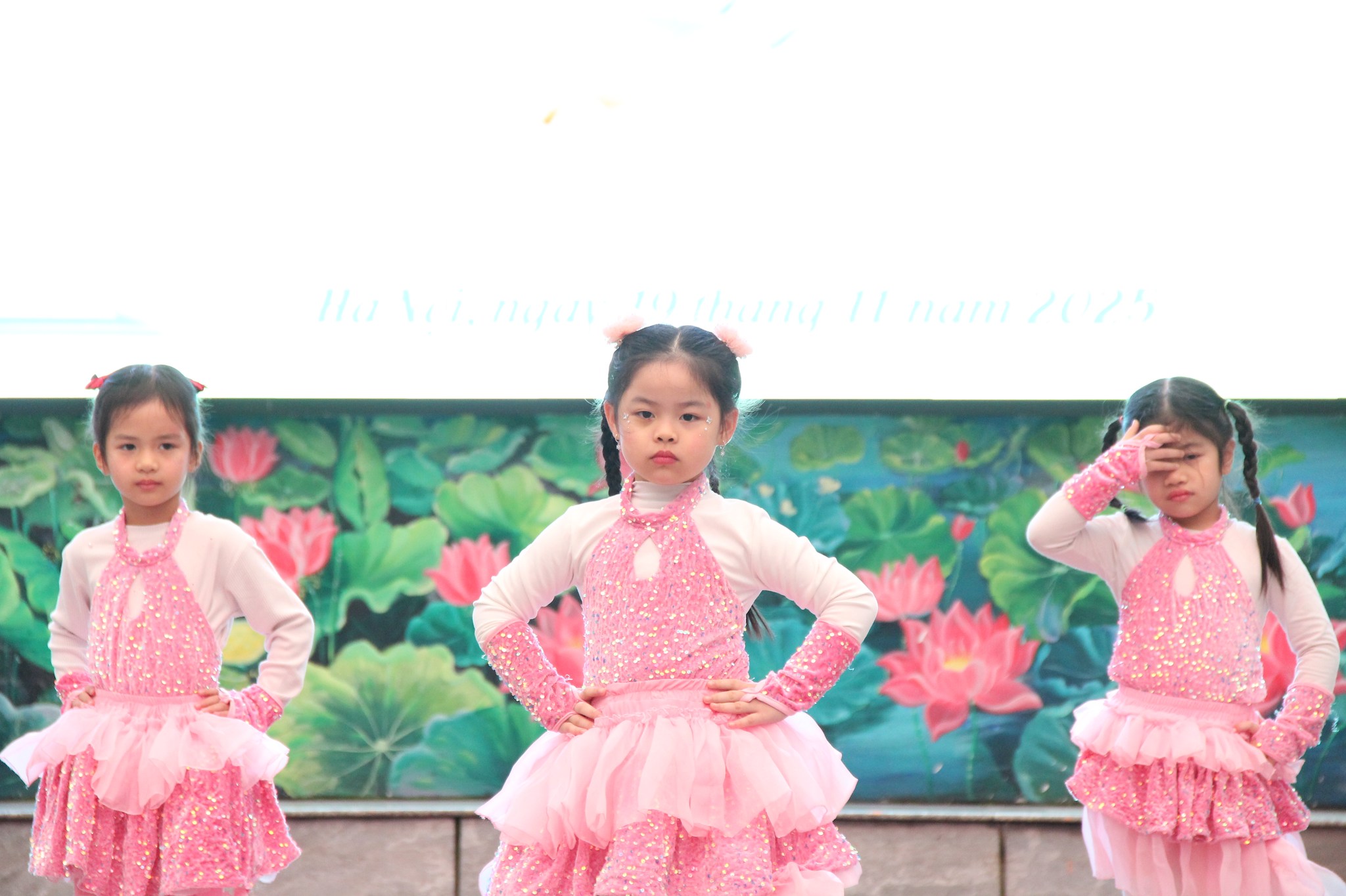 Hình ảnh hoạt động