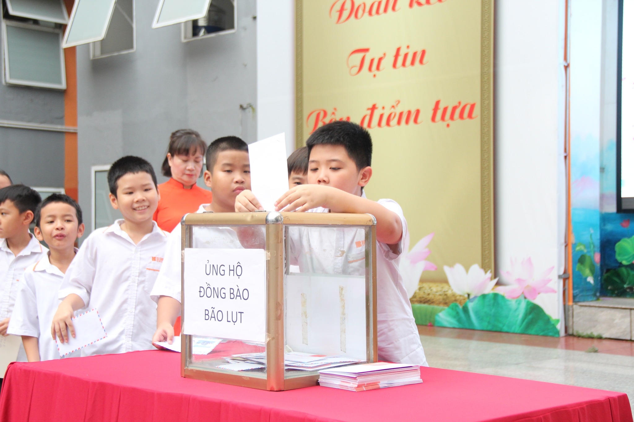 Hình ảnh hoạt động