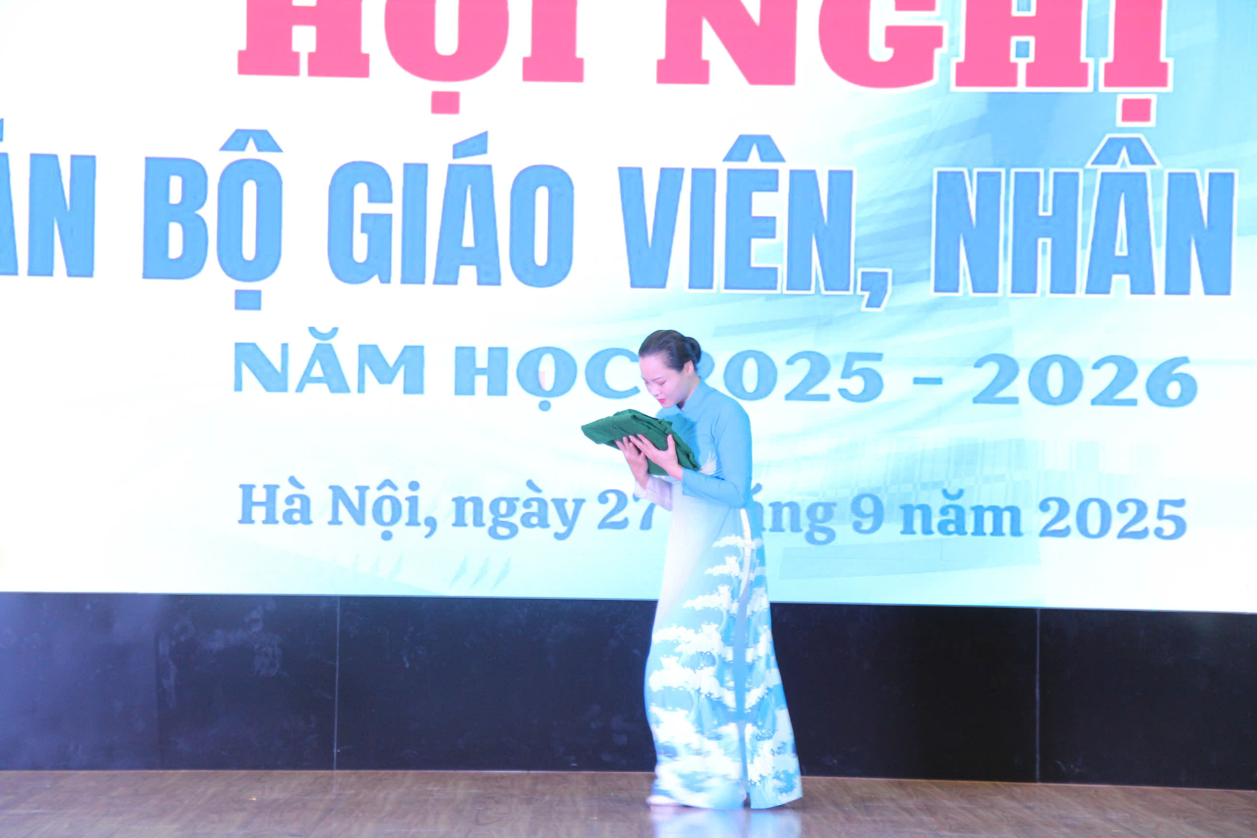 Hình ảnh hoạt động
