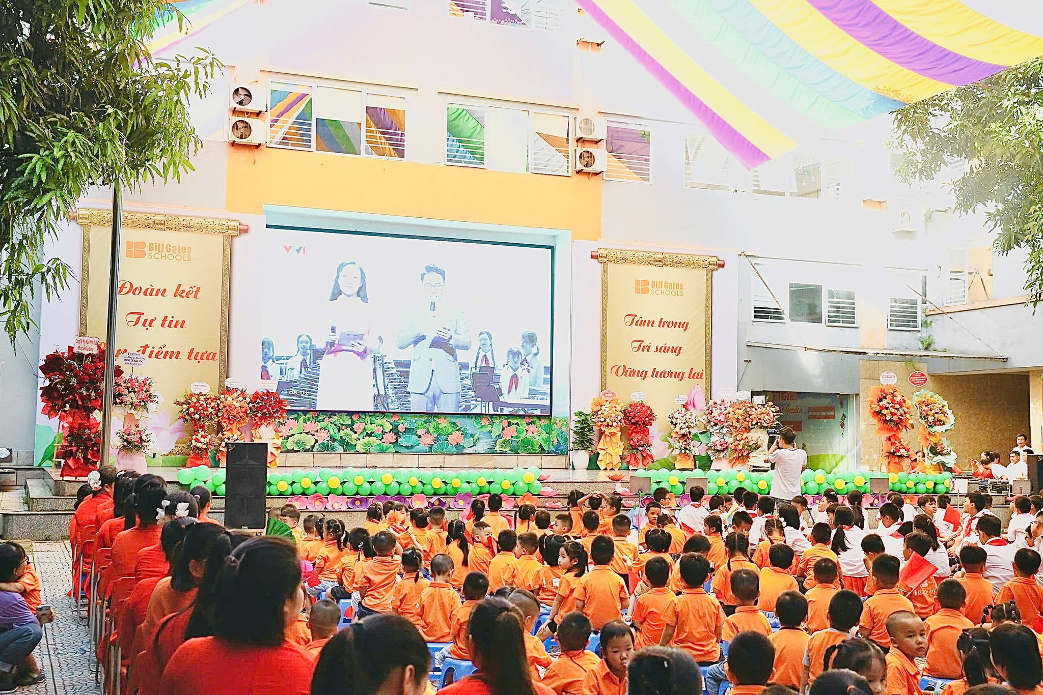 Hình ảnh hoạt động