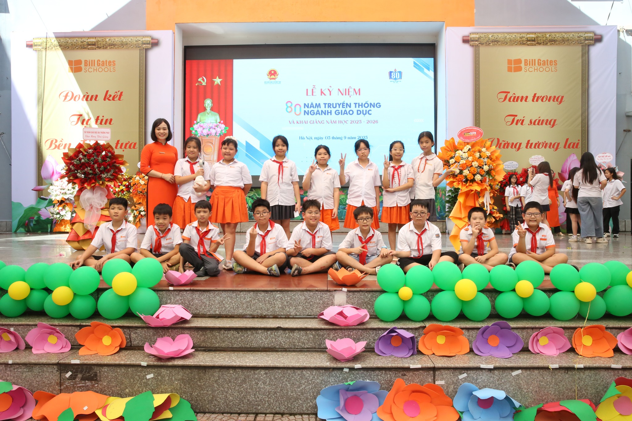 Hình ảnh hoạt động