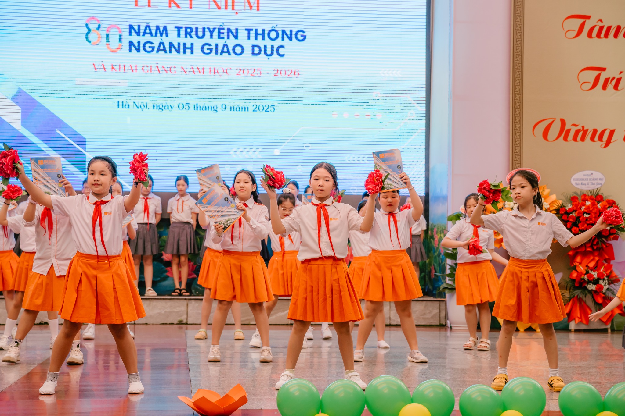 Hình ảnh hoạt động