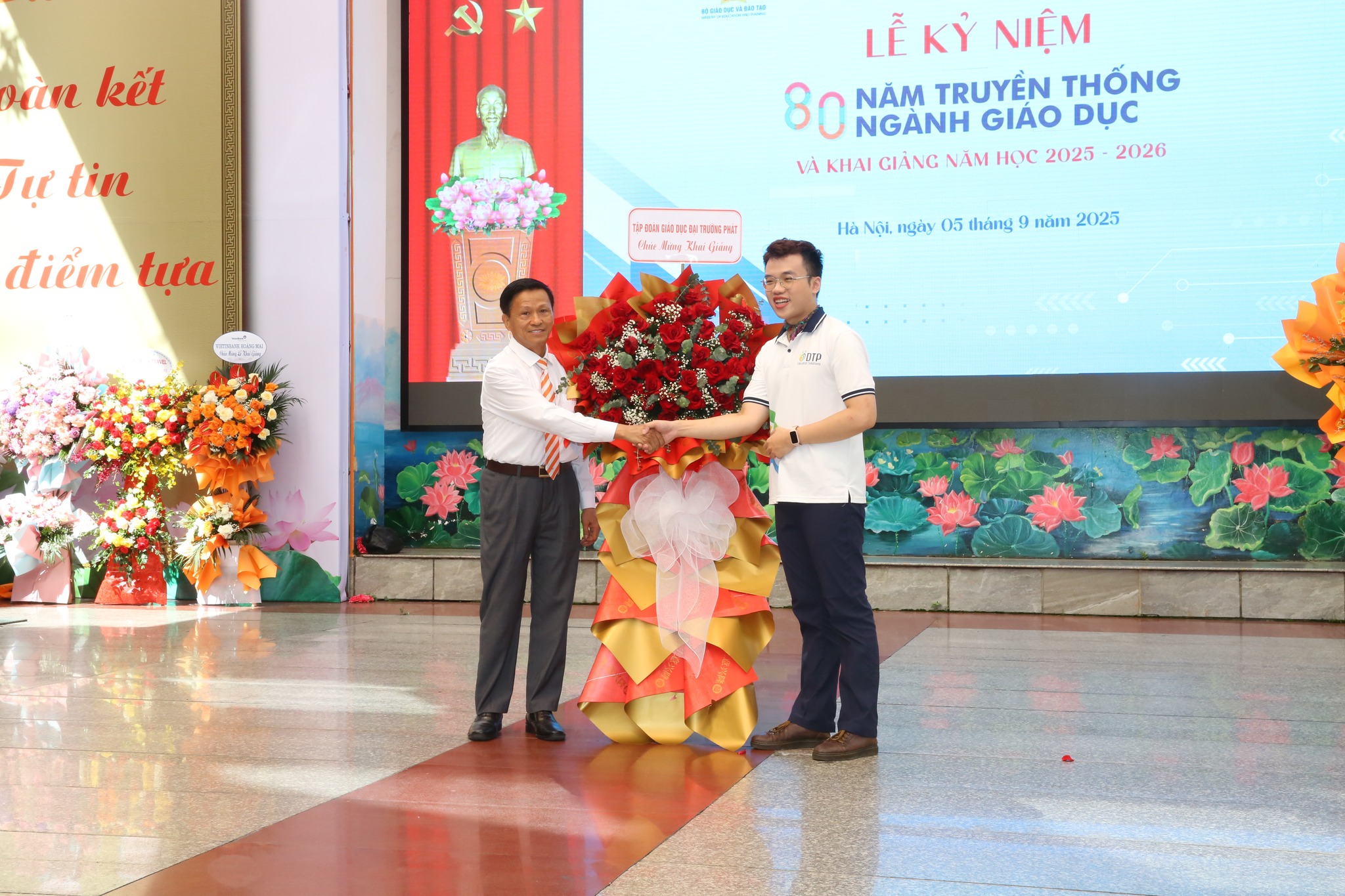 Hình ảnh hoạt động