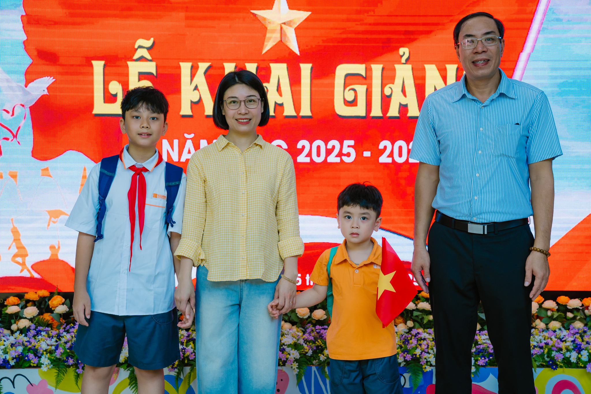 Hình ảnh hoạt động