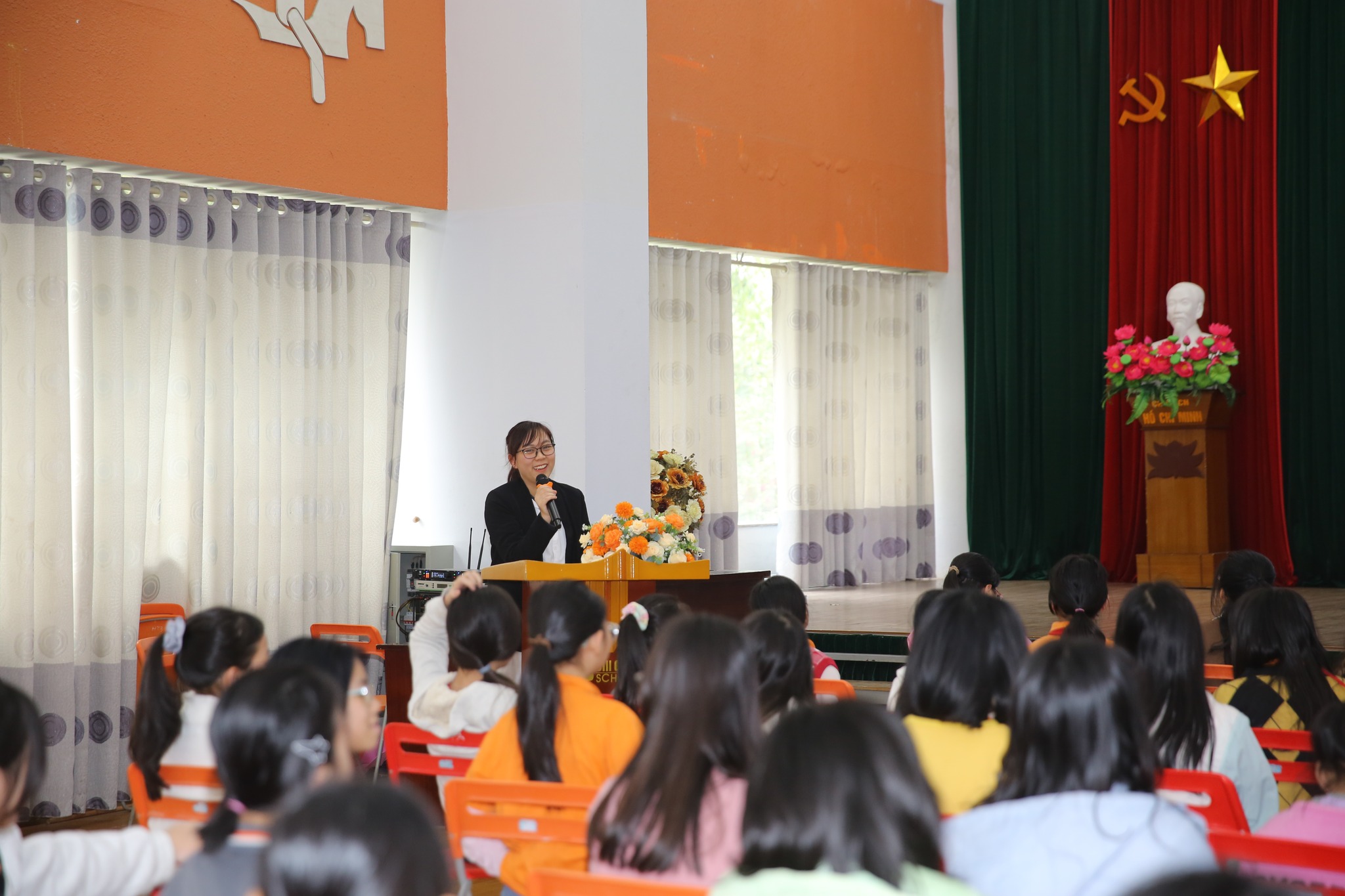 Hình ảnh hoạt động