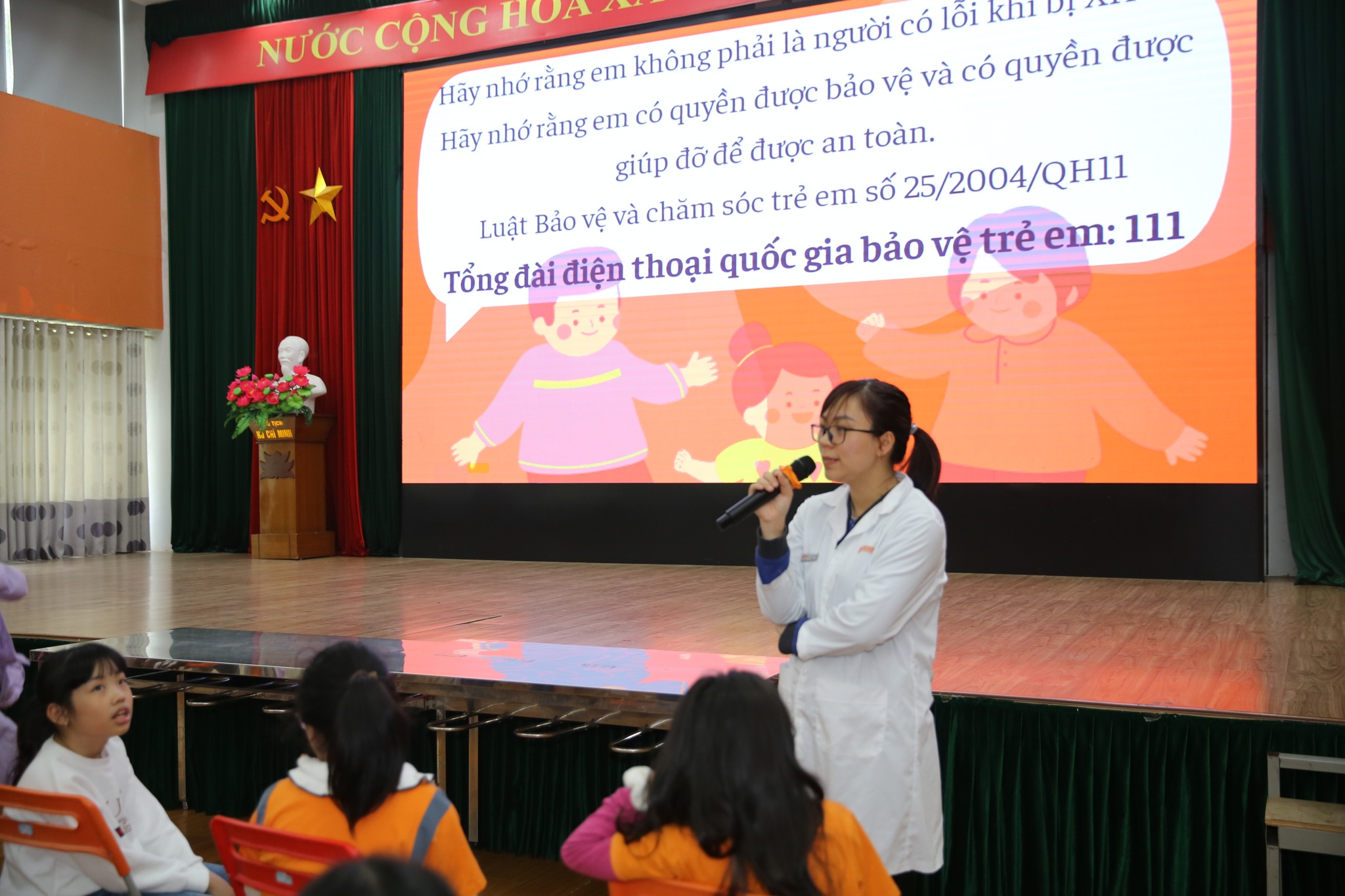 Hình ảnh hoạt động