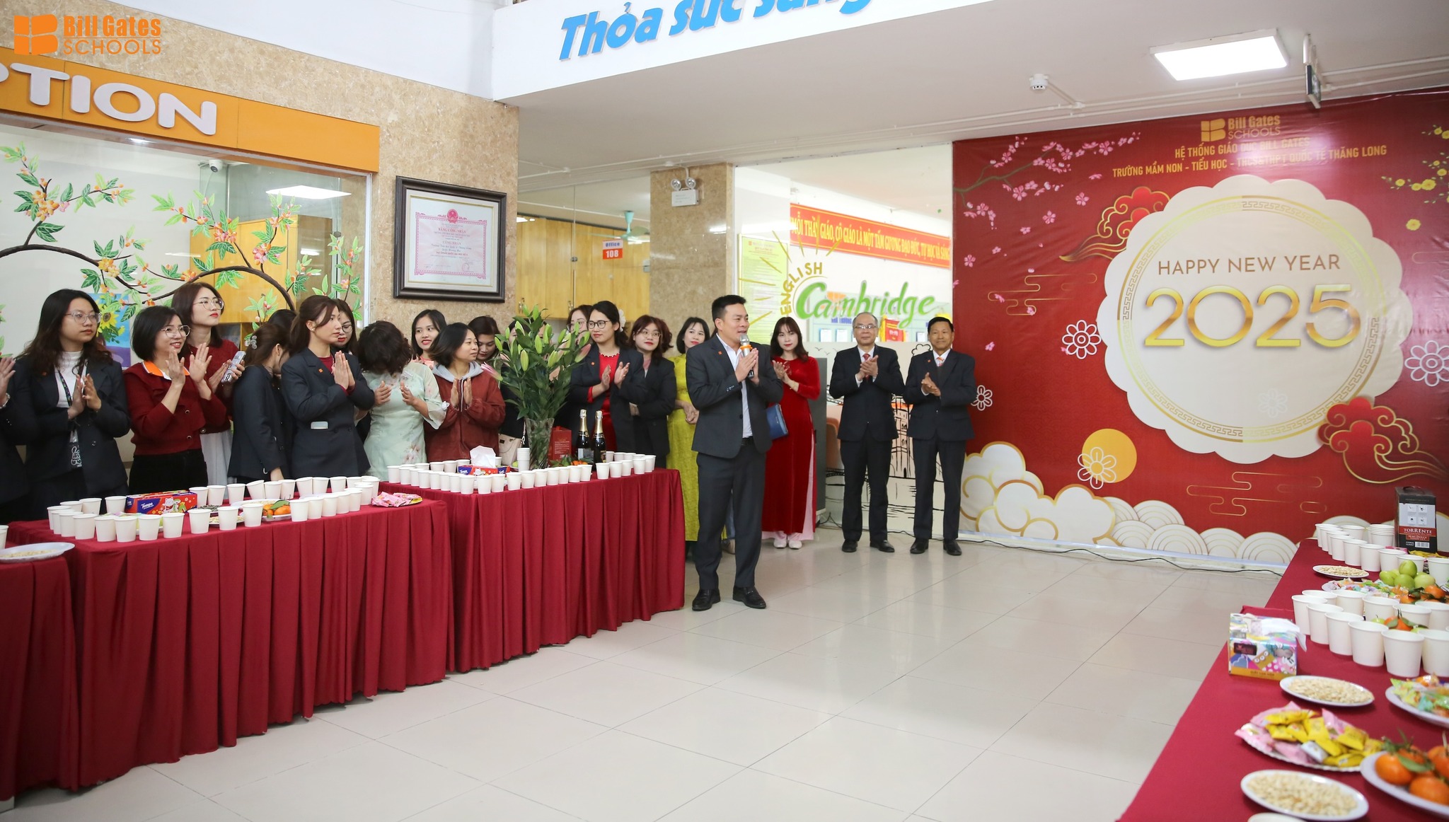 Hình ảnh hoạt động