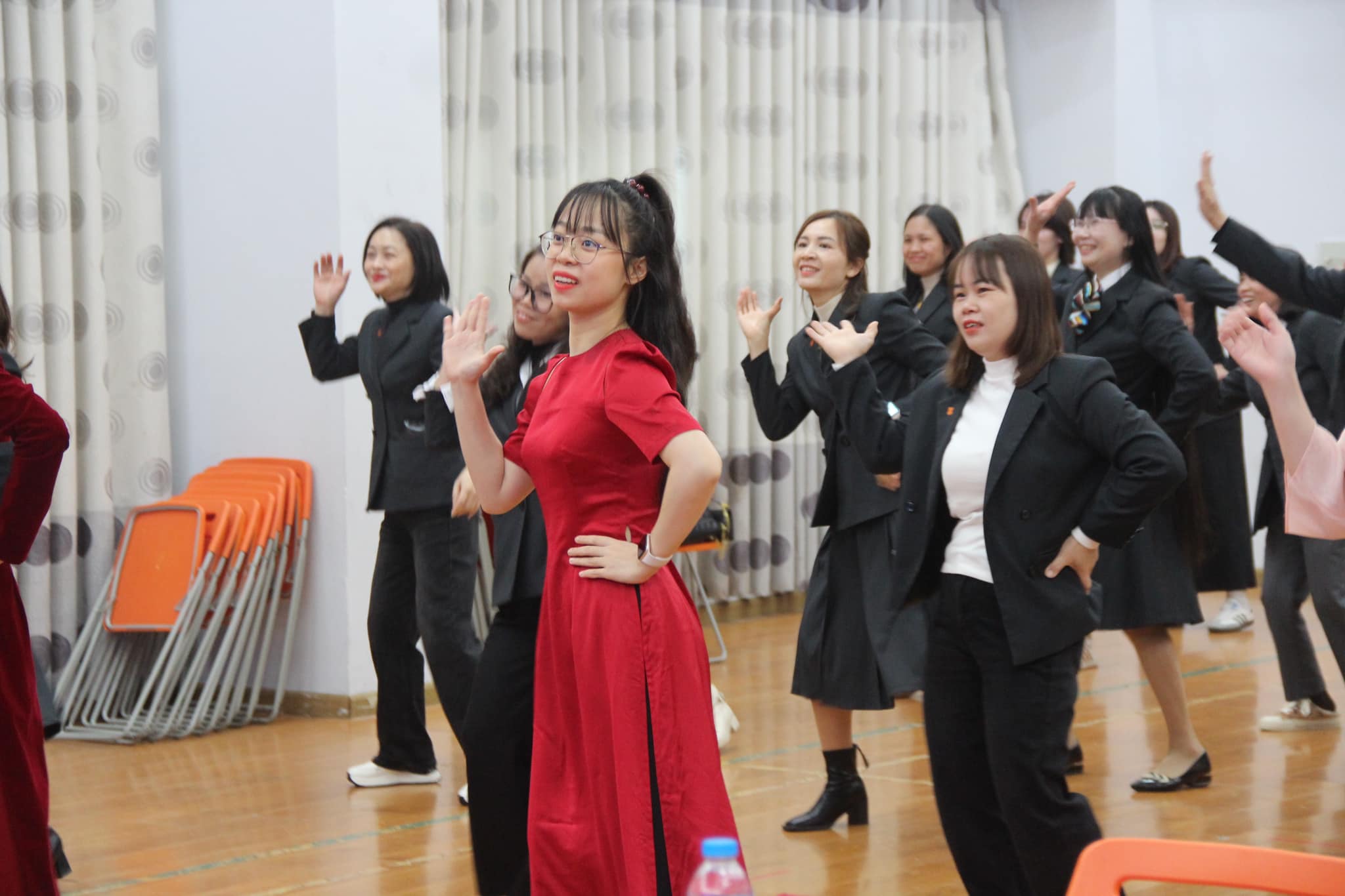 Hình ảnh hoạt động