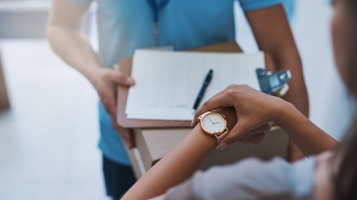 UK retailers struggle with delivery times and customer service, report finds