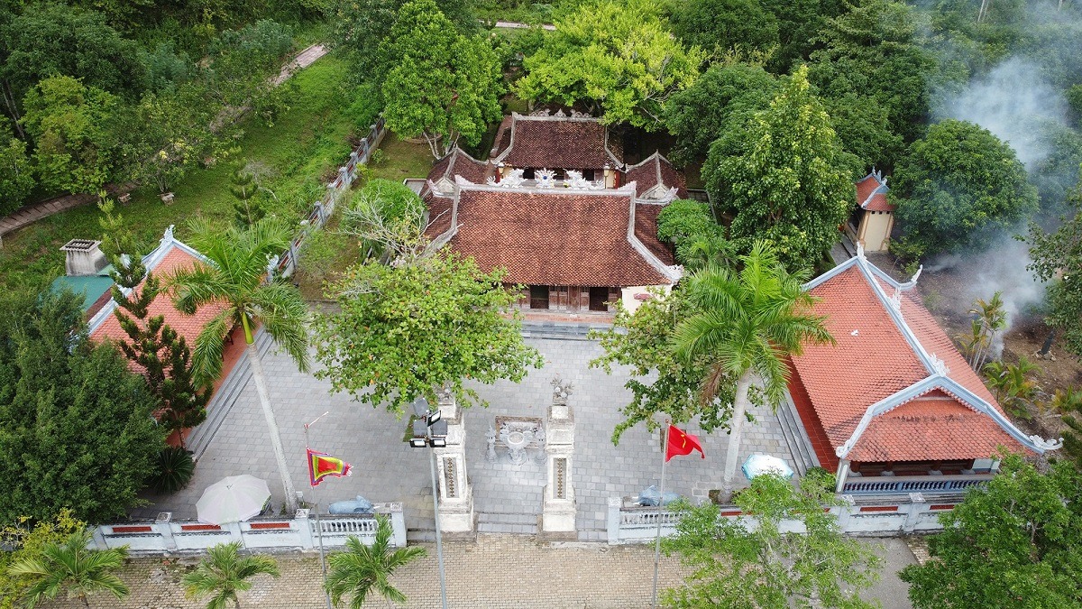 mai-hac-de-va-ganh-son-ha-ben-dong-song-lam.jpg