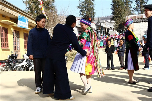 Lên Mèo Vạc xem ... vỗ mông