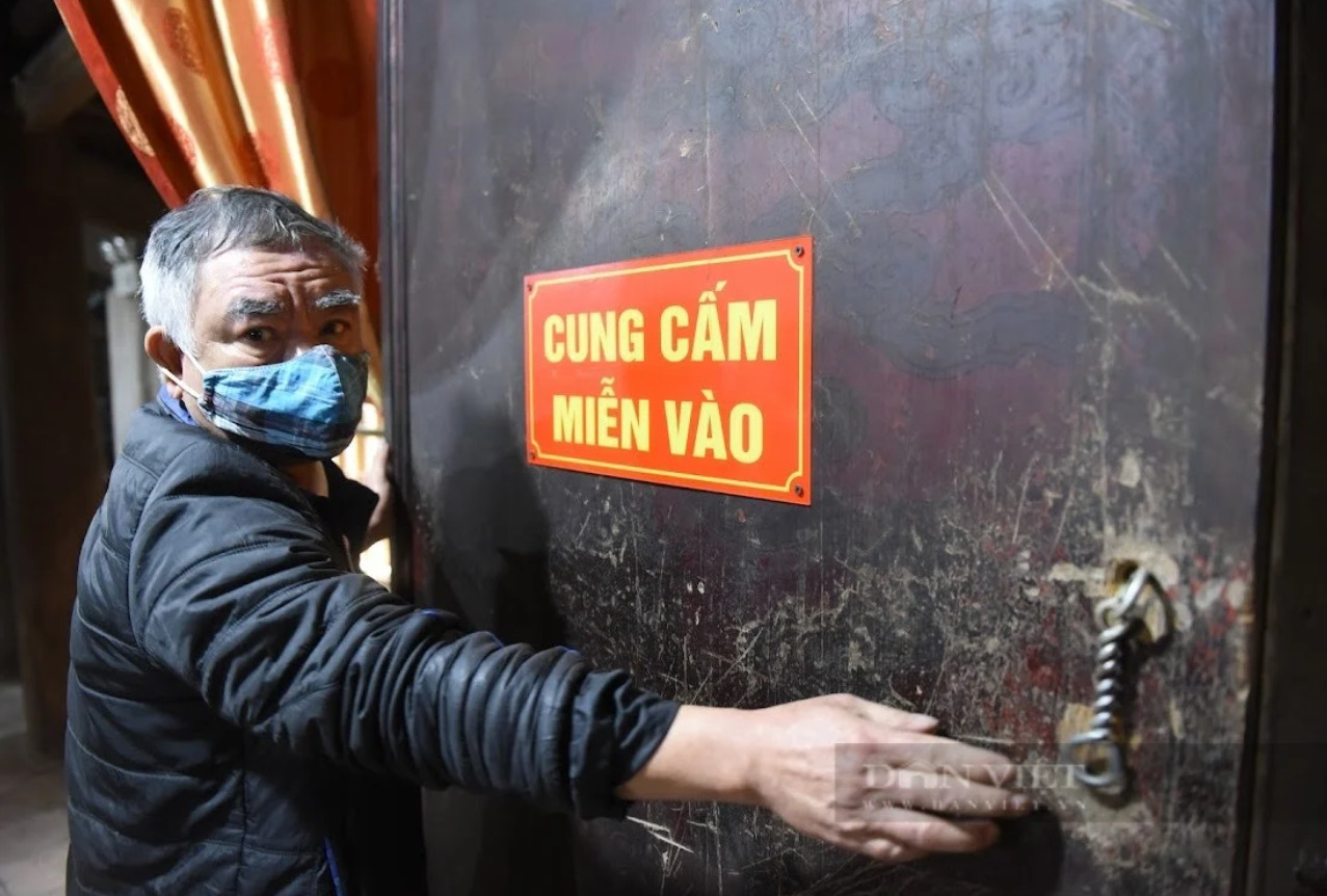 Đóng lại cung cấm