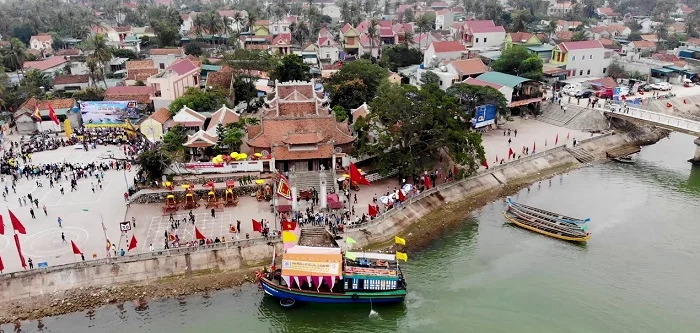 tieng-song-lach-con-va-nu-cuoi-cua-nuoc.jpg