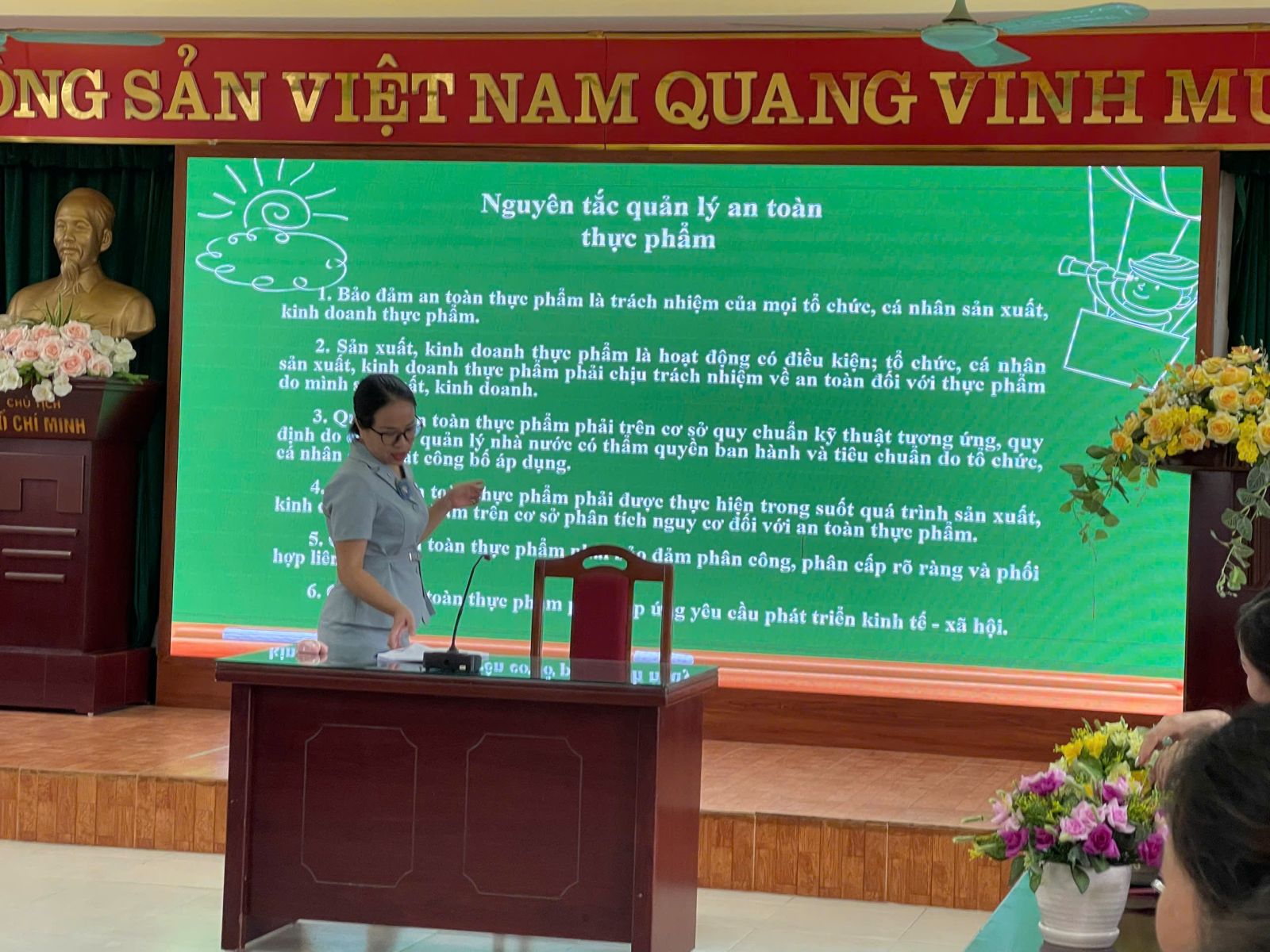 👩‍🍳 TRƯỜNG MẦM NON TỨ LIÊN TỔ CHỨC BỒI DƯỠNG KIẾN THỨC AN TOÀN THỰC PHẨM CHO GIÁO VIÊN-NHÂN VIÊN LÀM CÔNG TÁC BÁN TRÚ NĂM HỌC 2024-2025 🫕🧆🍱