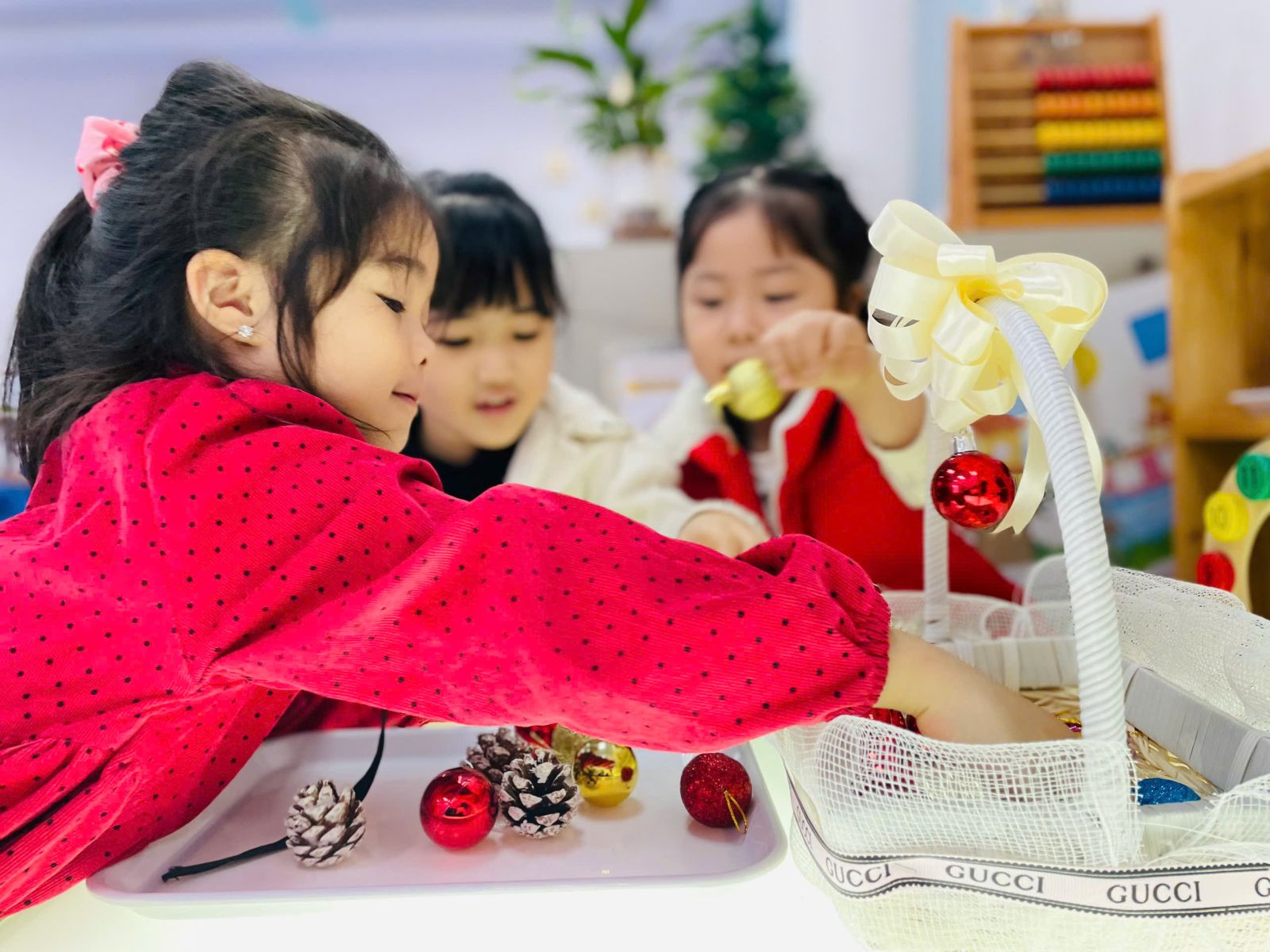 GIÁNG SINH ẤM ÁP TẠI LỚP B5 TRƯỜNG MẦM NON TỨ LIÊN
